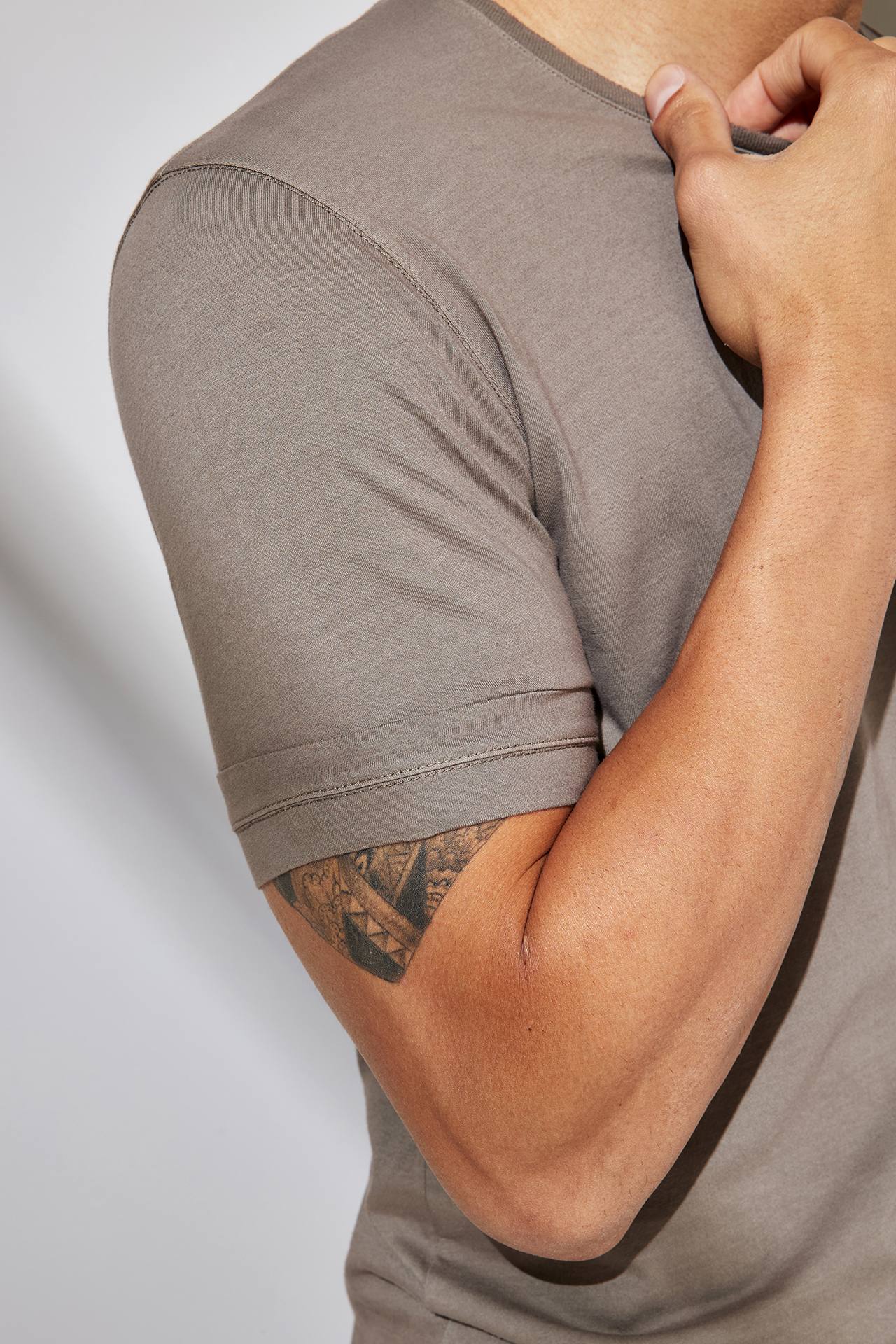 DOUBLE SLEEVE DETAILS SLUB TEE