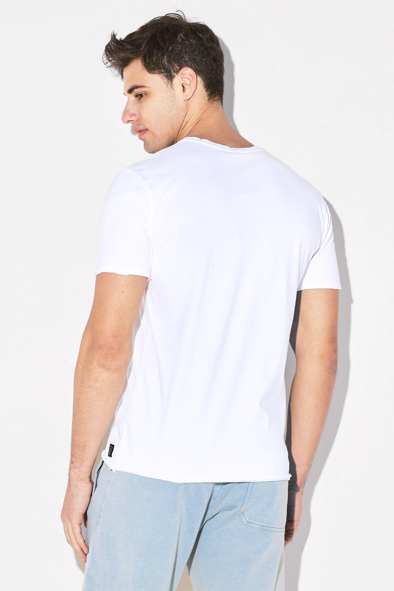 SLEEVE SEAM DETAIL TEE