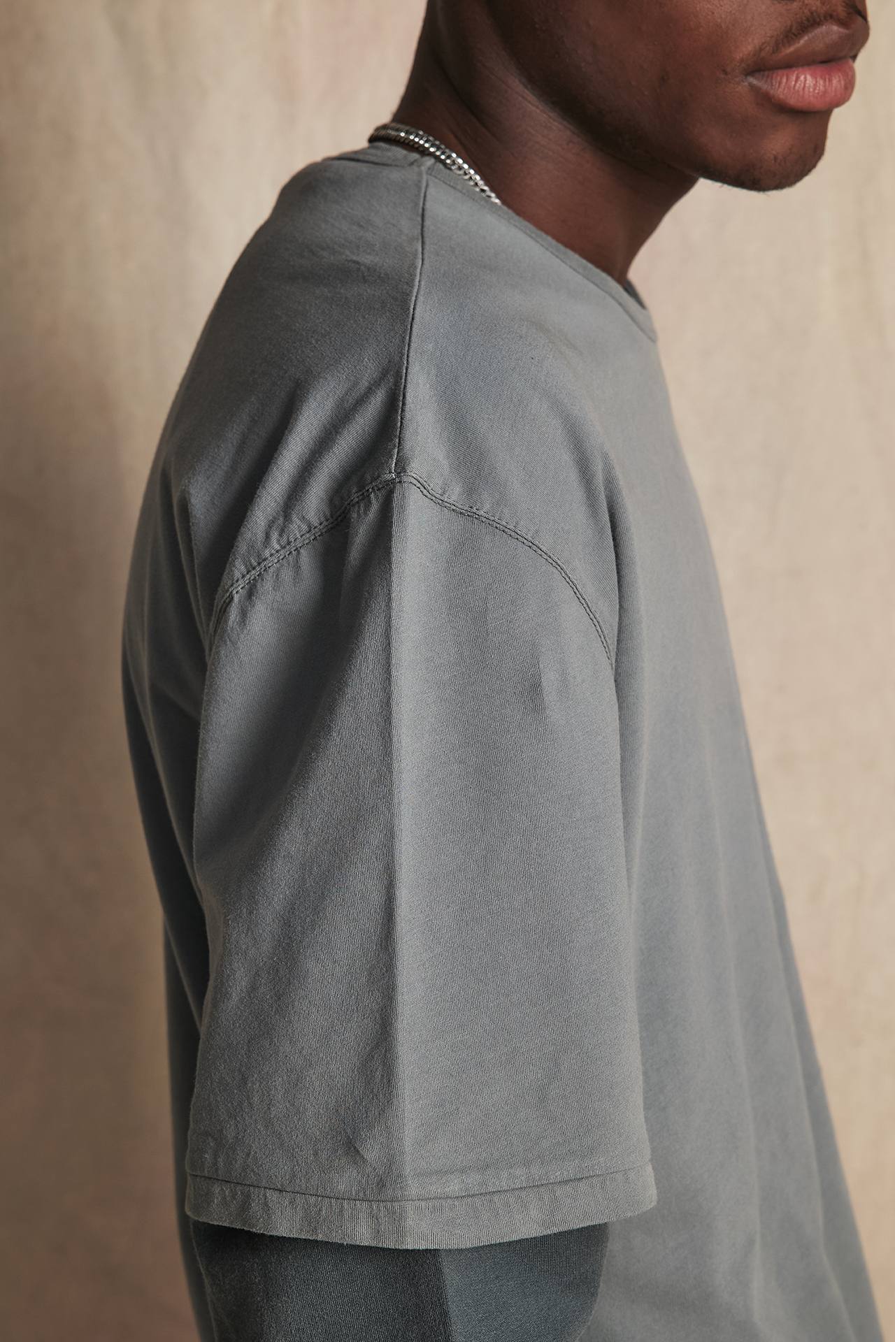 RELAXED RIB NECK TEE