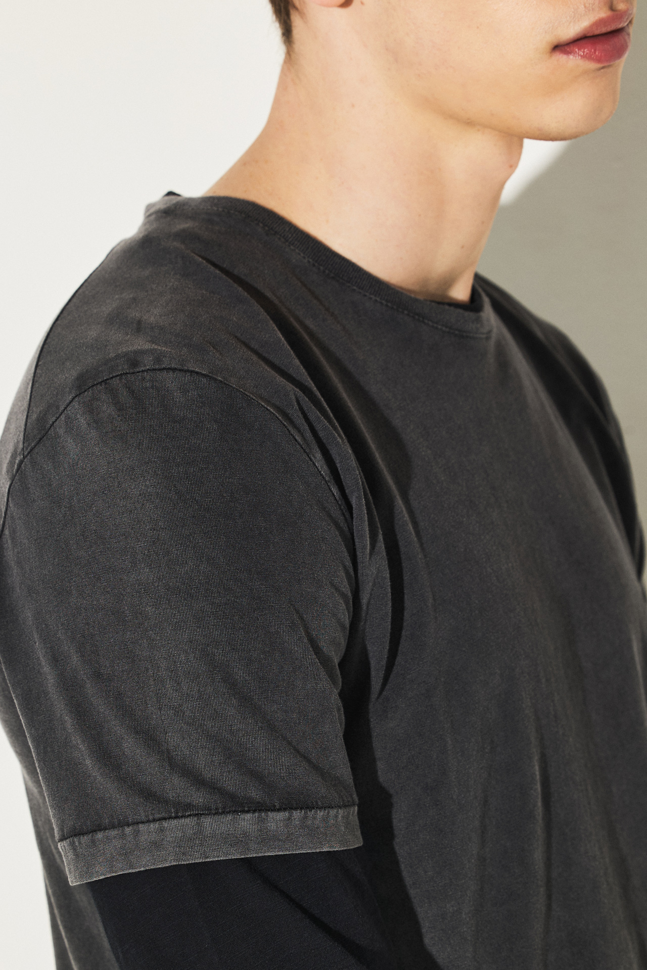 ACID RIB NECK T-SHIRT