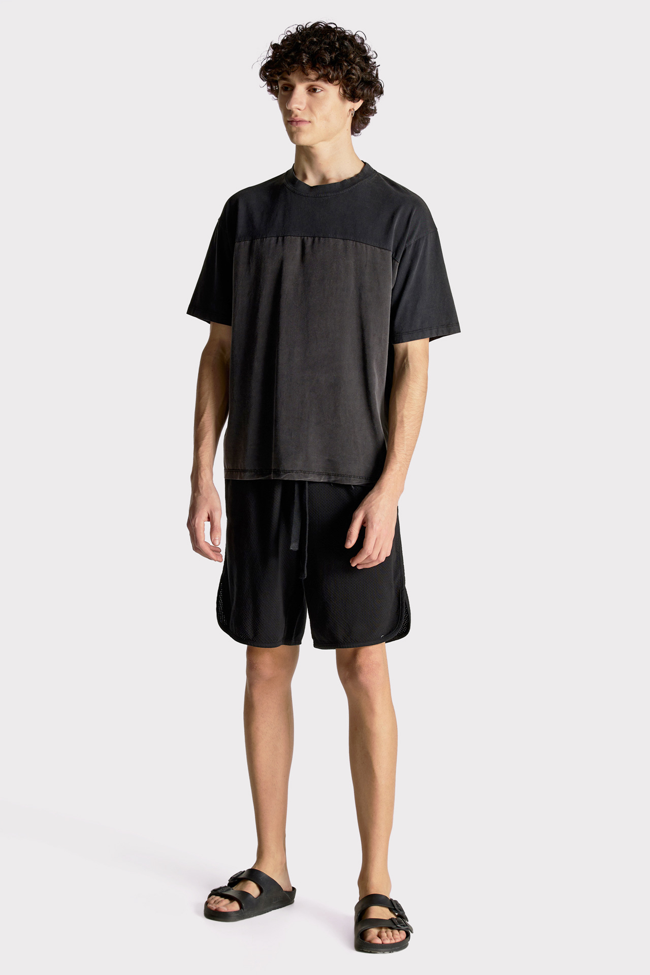 Contrast Relaxed Shortsleeve