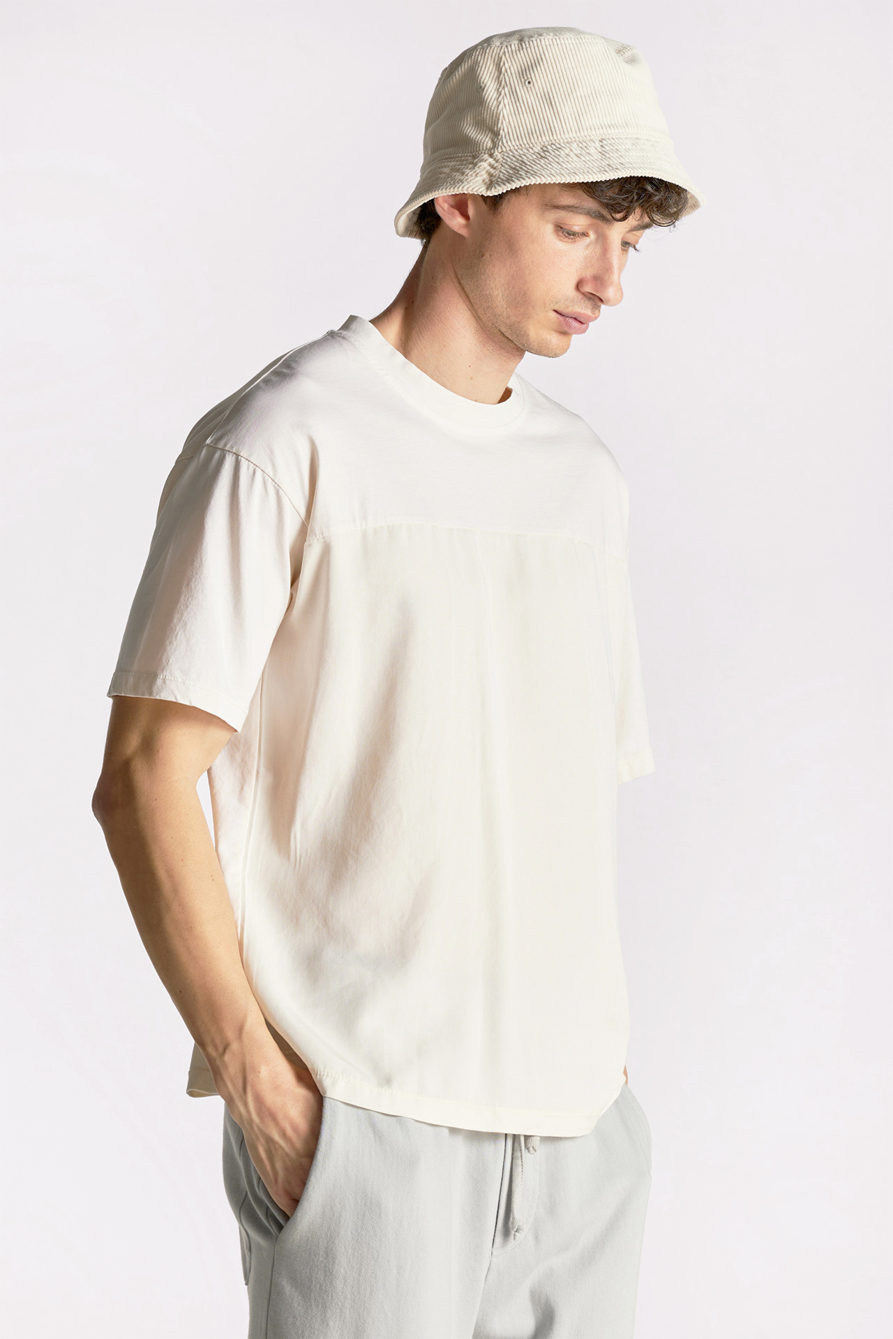 Contrast Relaxed Shortsleeve