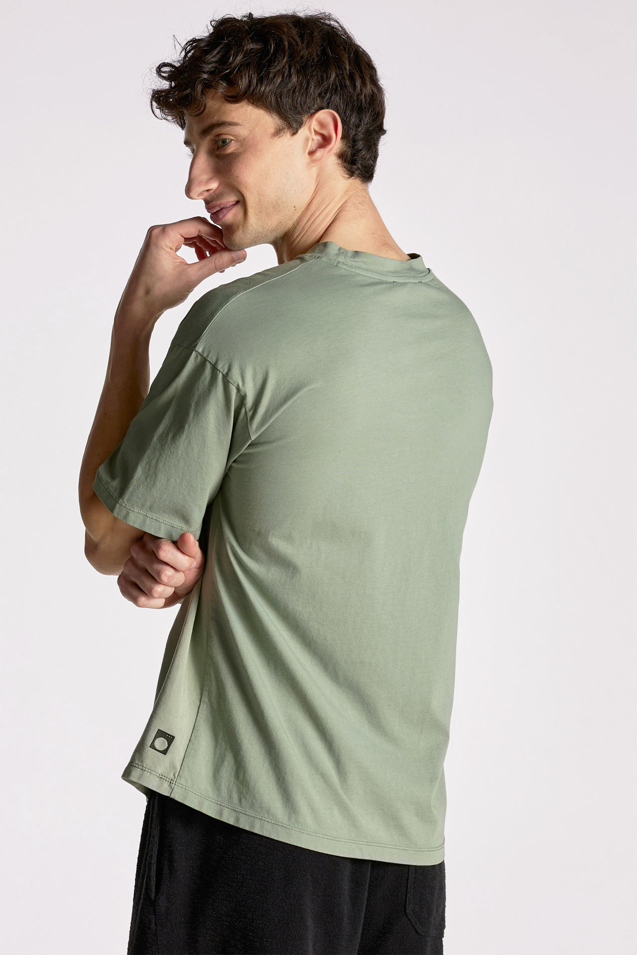 Contrast Relaxed Shortsleeve