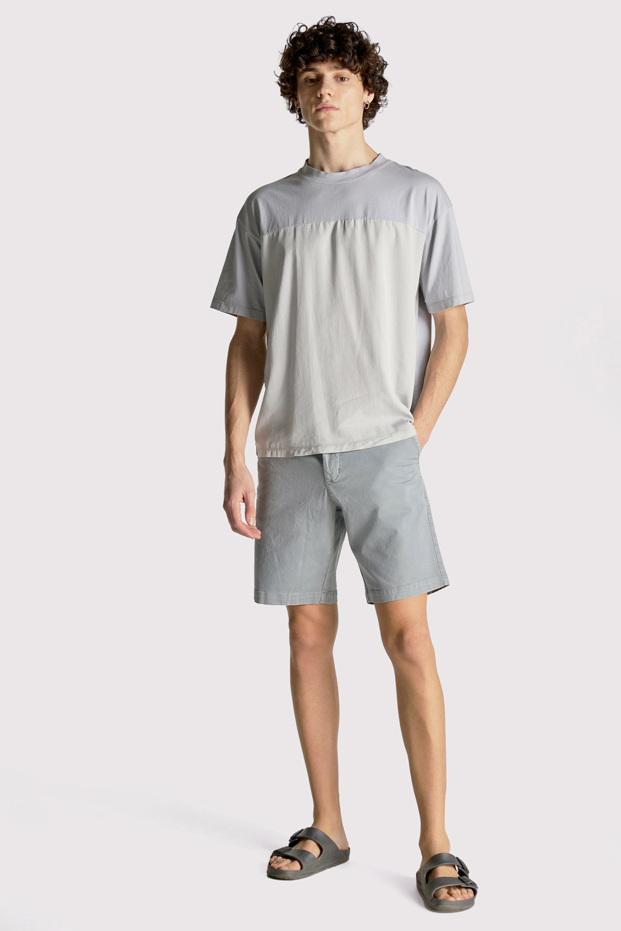 Contrast Relaxed Shortsleeve