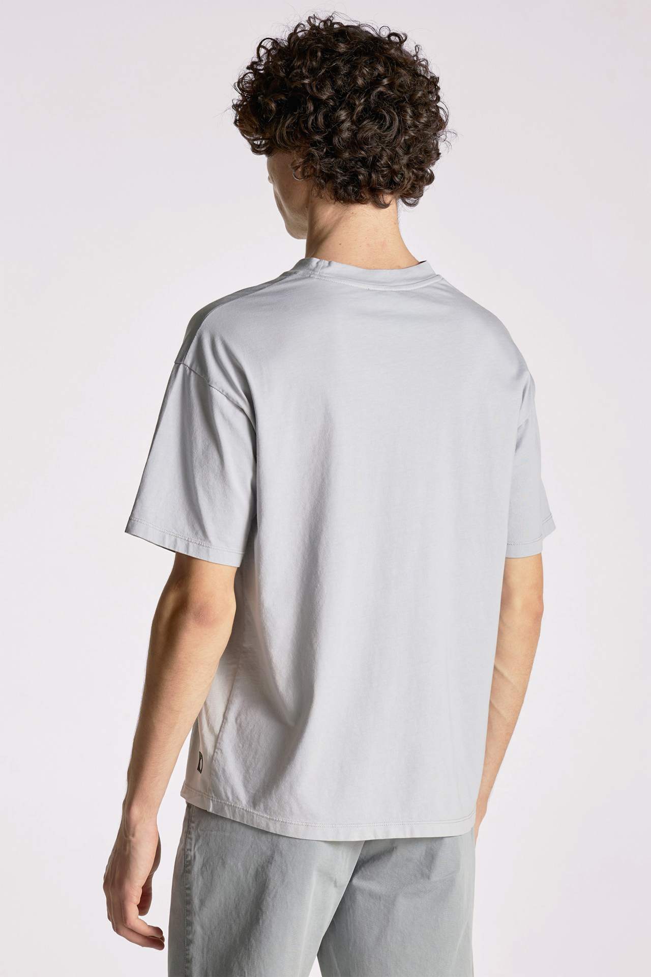 Contrast Relaxed Shortsleeve