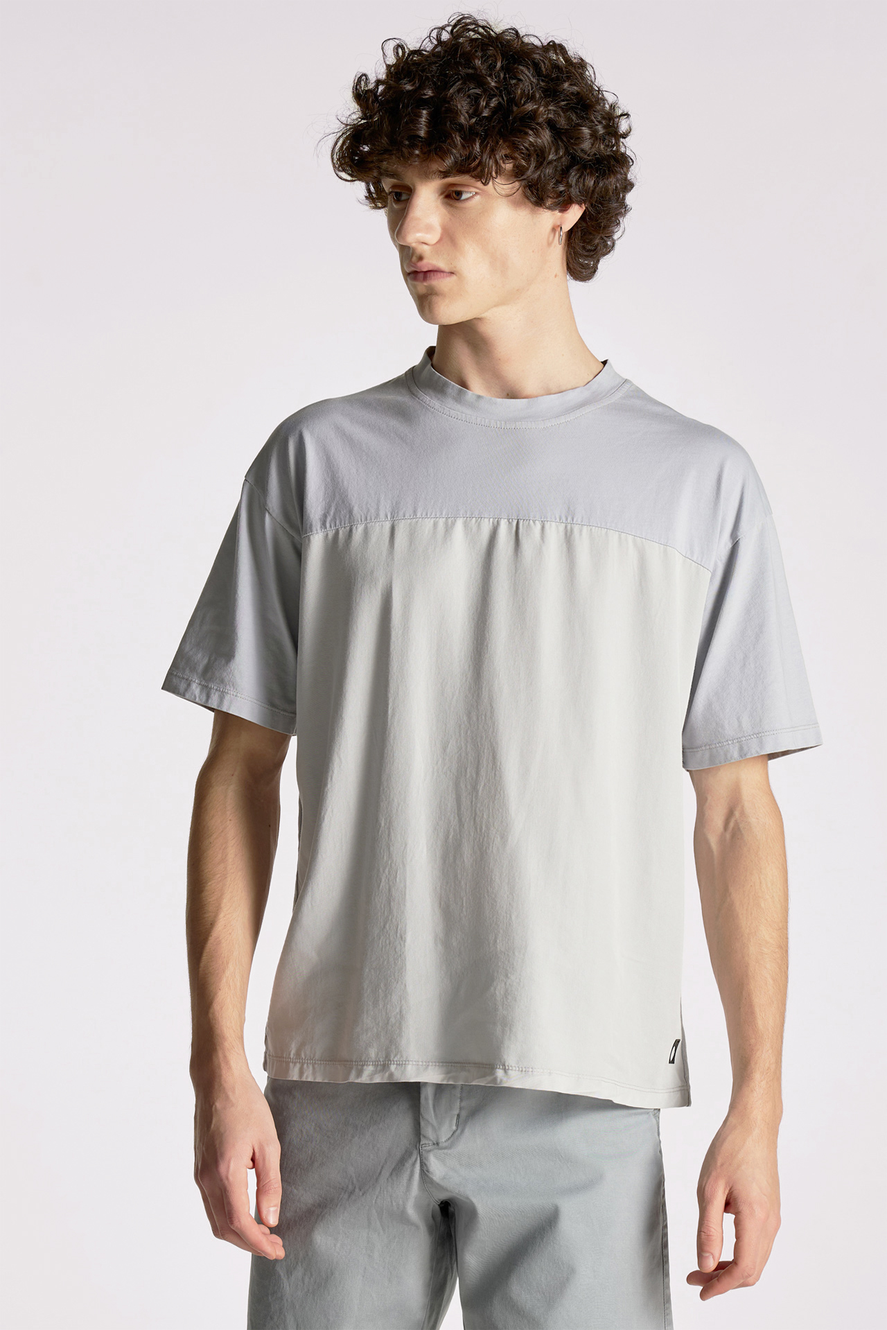 Contrast Relaxed Shortsleeve