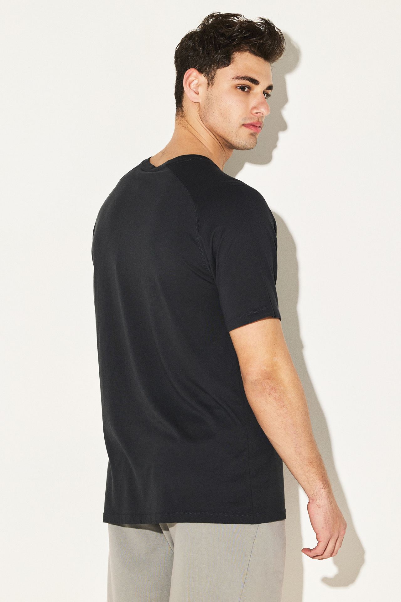 ORGANIC MODAL RAGLAN TEE