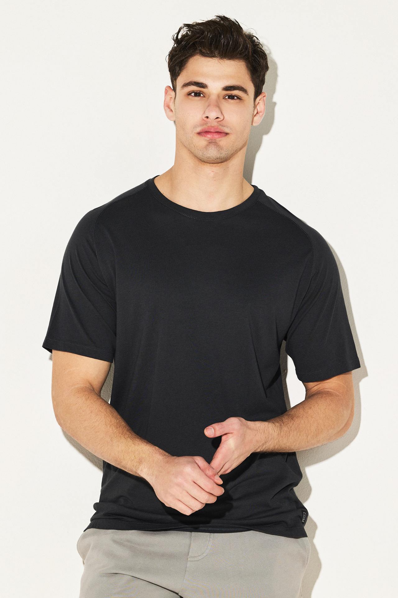 ORGANIC MODAL RAGLAN TEE