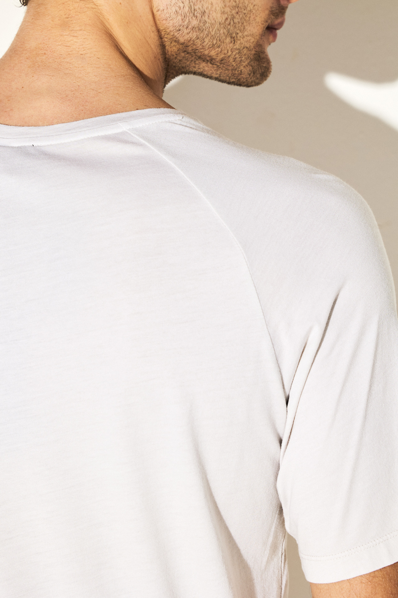 ORGANIC MODAL RAGLAN SEAM TEE