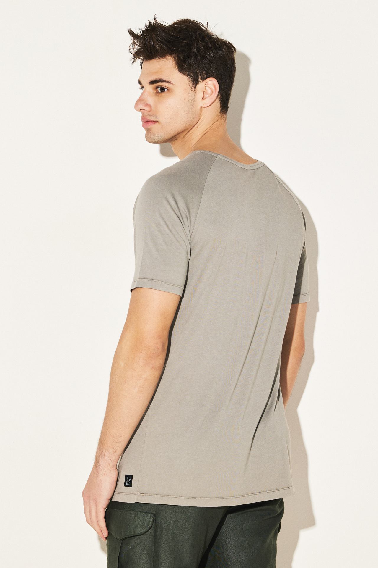 ORGANIC MODAL RAGLAN SEAM TEE