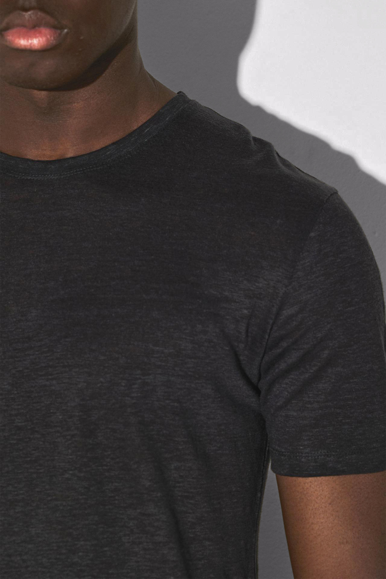 PURE LINEN OPEN STICHES TEE