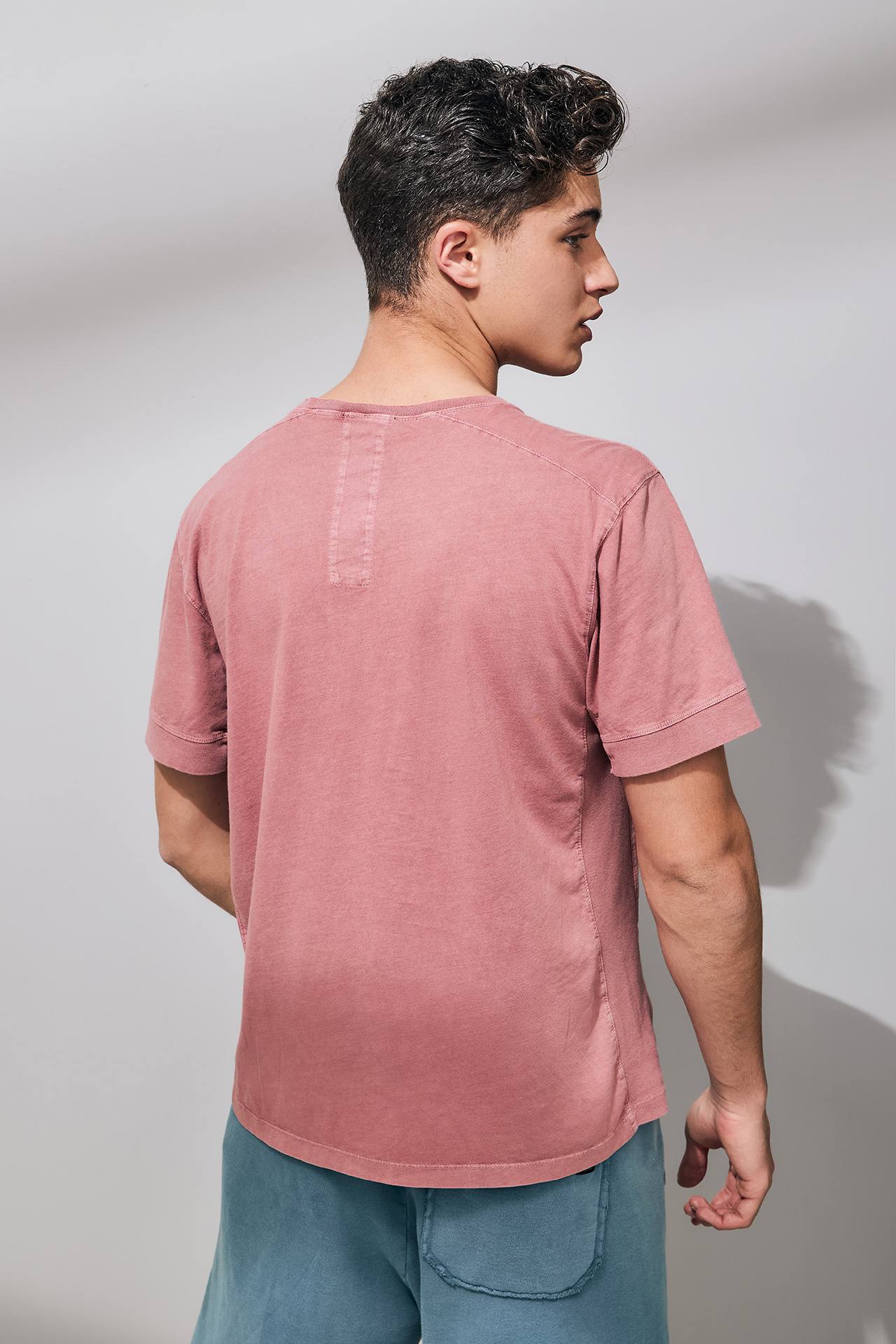 RIB DETAILS ACID TEE