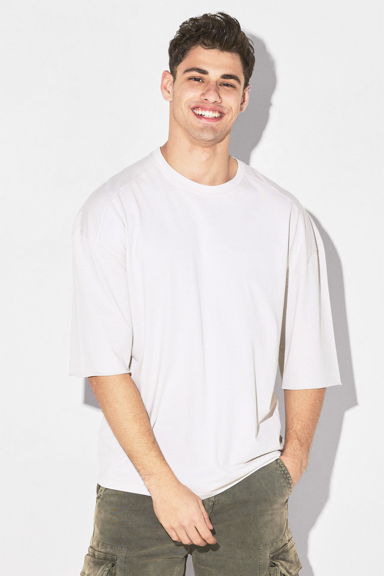 OVERSIZE OVERLOCK DETAIL TEE