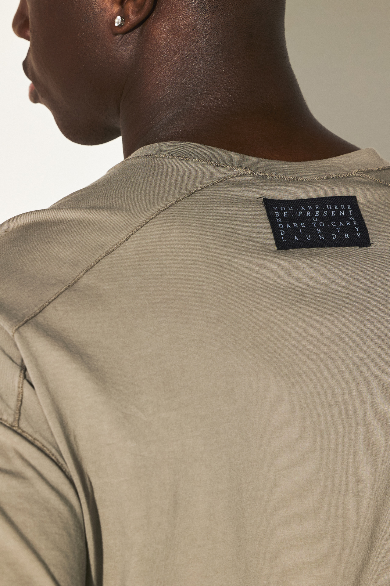 OVERSIZE OVERLOCK DETAIL TEE