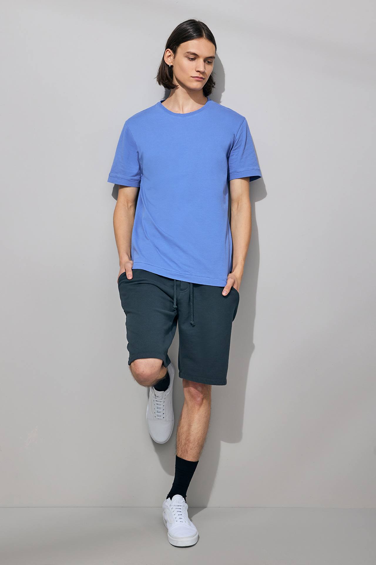 STEPPED HEM T-SHIRT