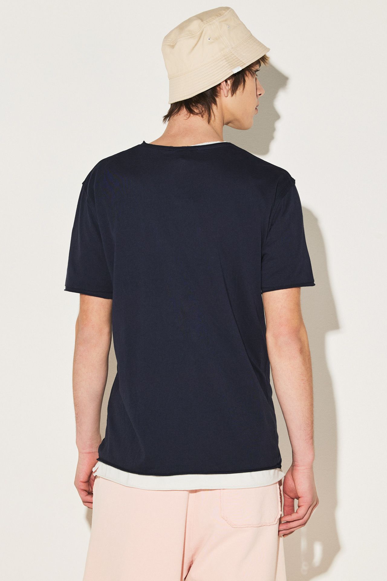 ORGANIC FINE JERSEY RAW CUT NECK TEE