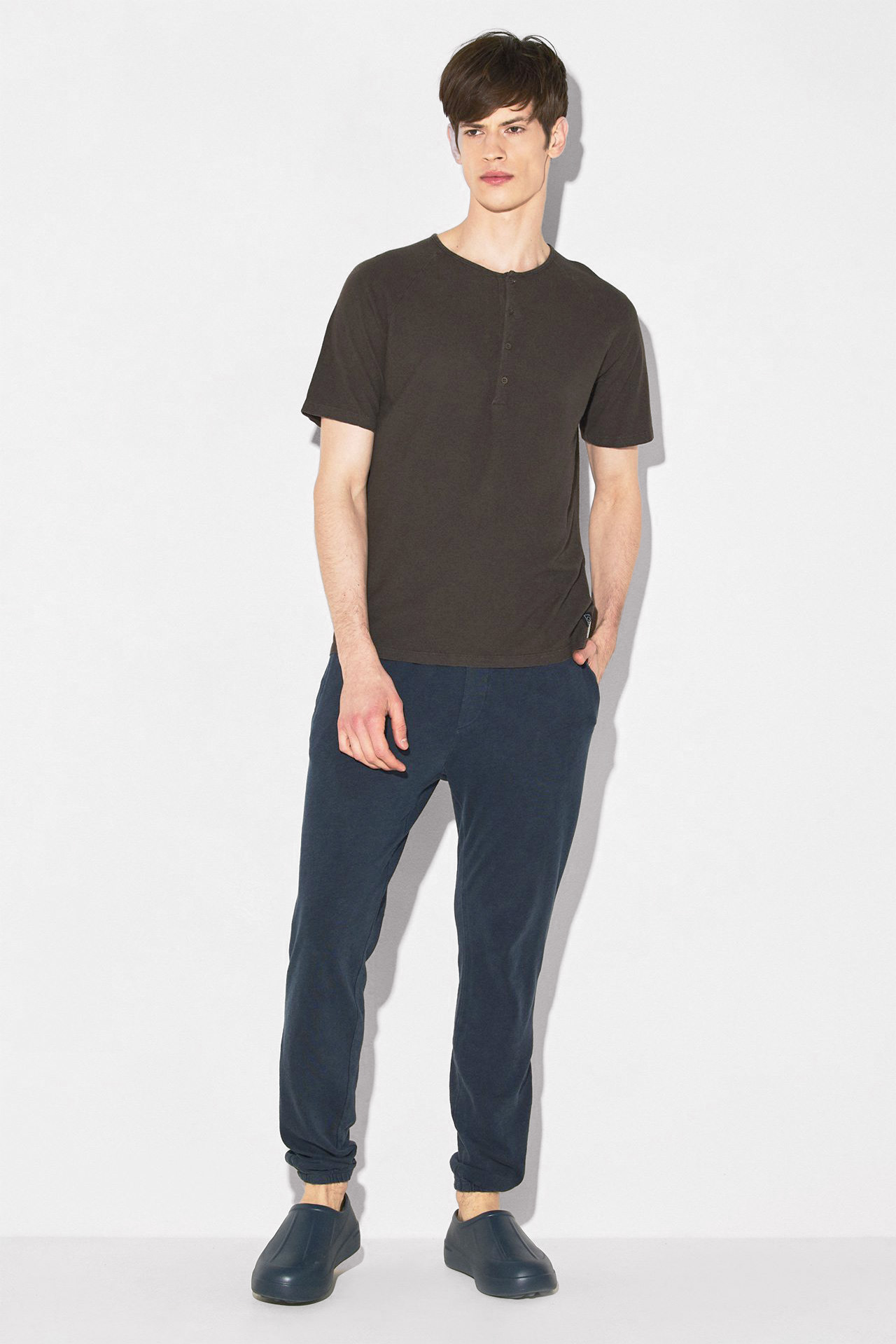 LINEN FRONT PLACKET RAGLAN TEE