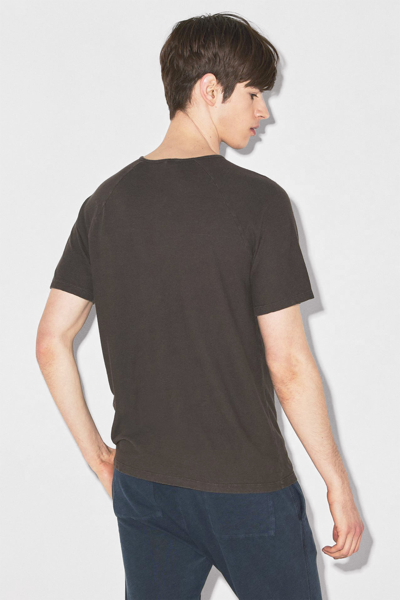 LINEN FRONT PLACKET RAGLAN TEE