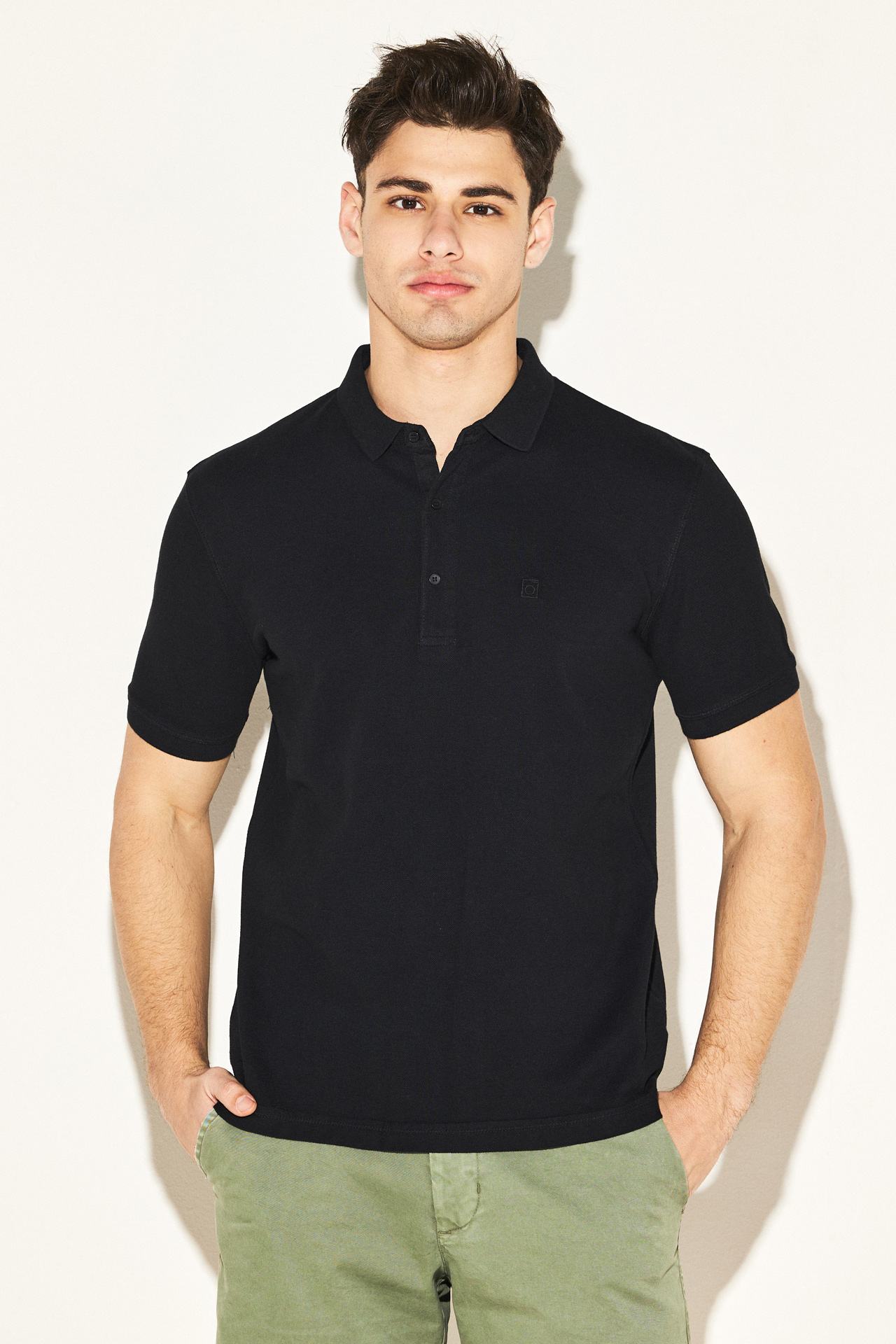 ESSENTIAL POLO TEE