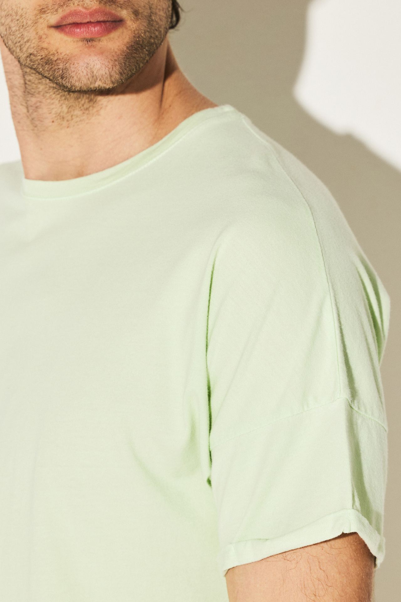 ROLLED SLEEVE TEE