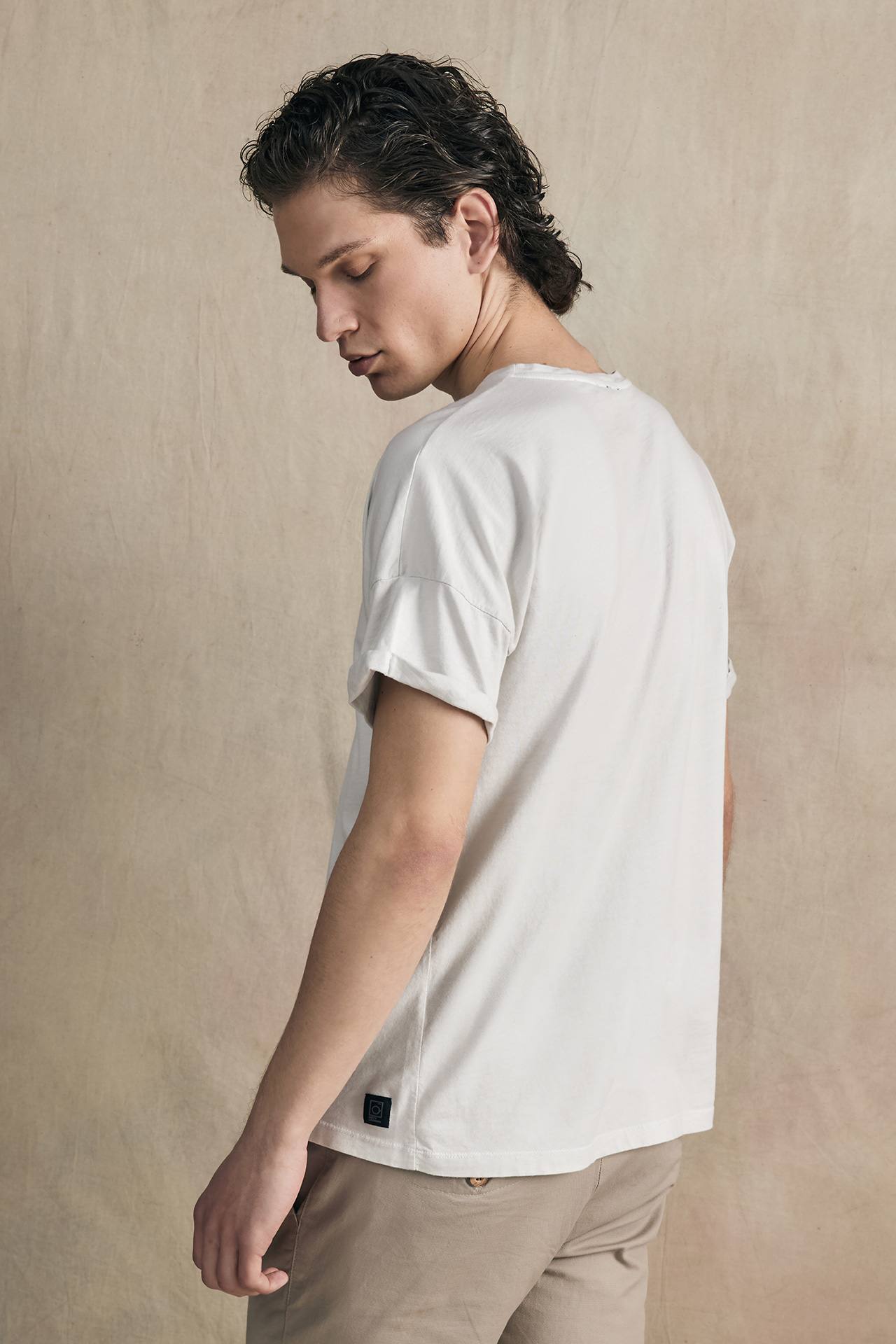 ROLLED SLEEVE TEE