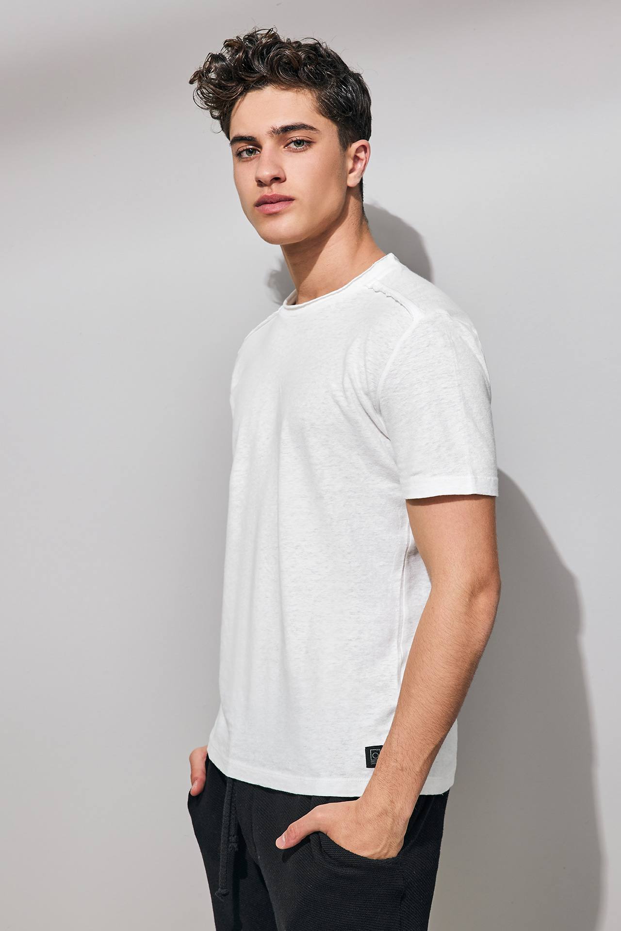 RELAXED LINEN T-SHIRT