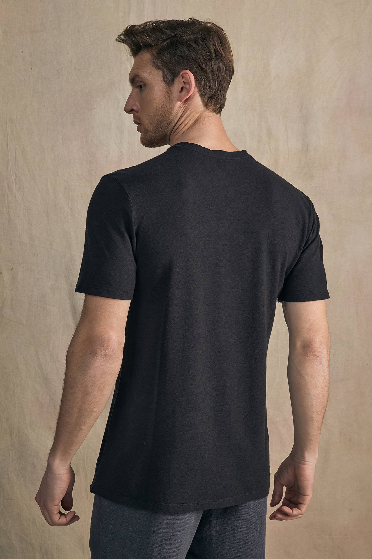 THREE BUTTON PLACKET LINEN TEE