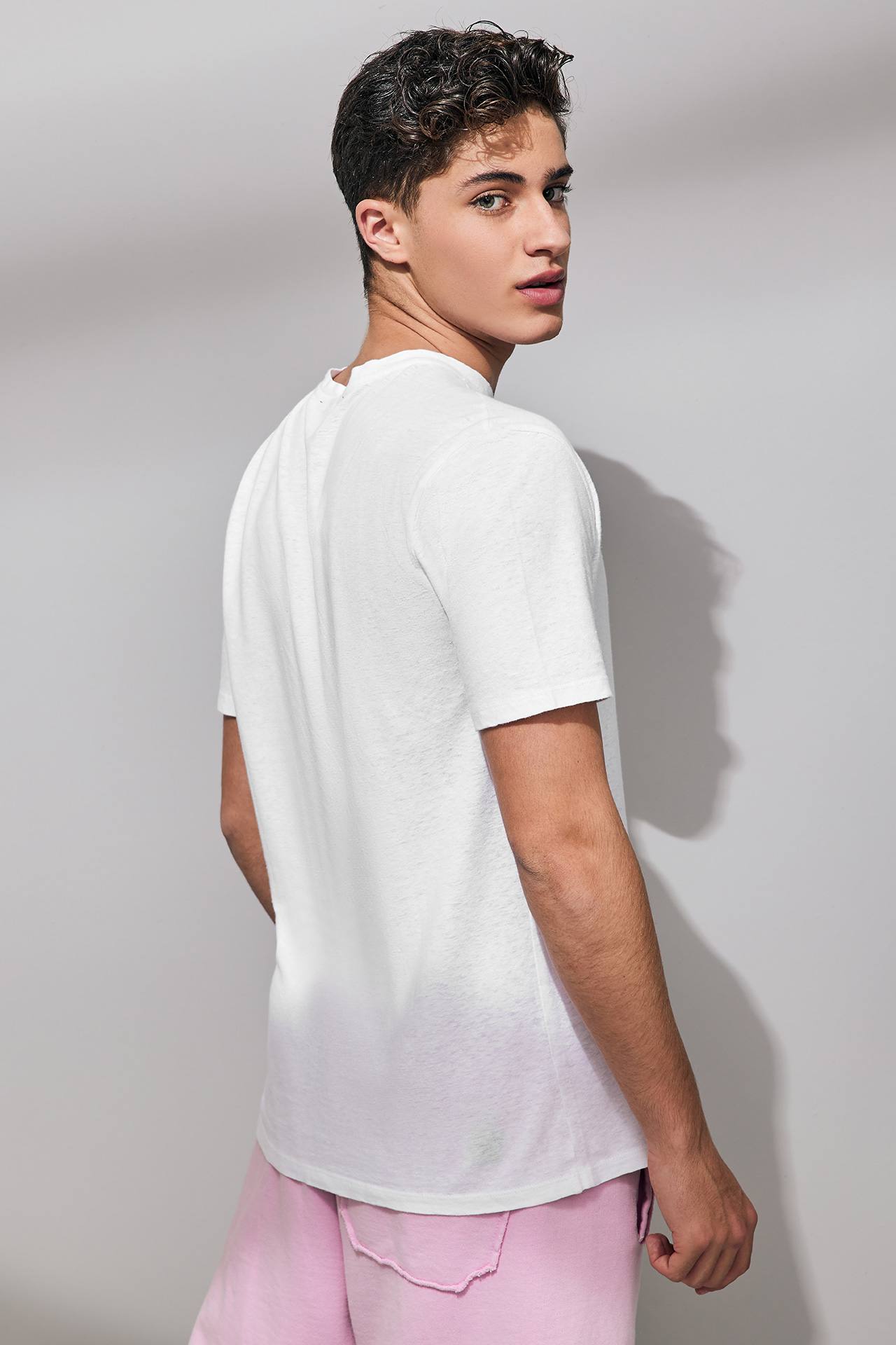 THREE BUTTON PLACKET LINEN TEE