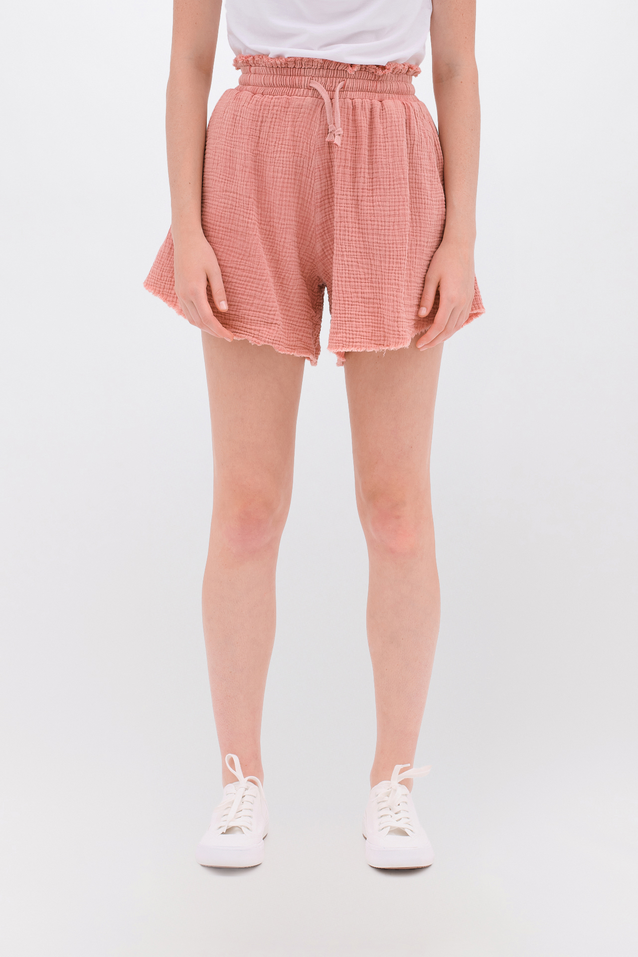RELAXED SHORTS WITH RAW EDGES