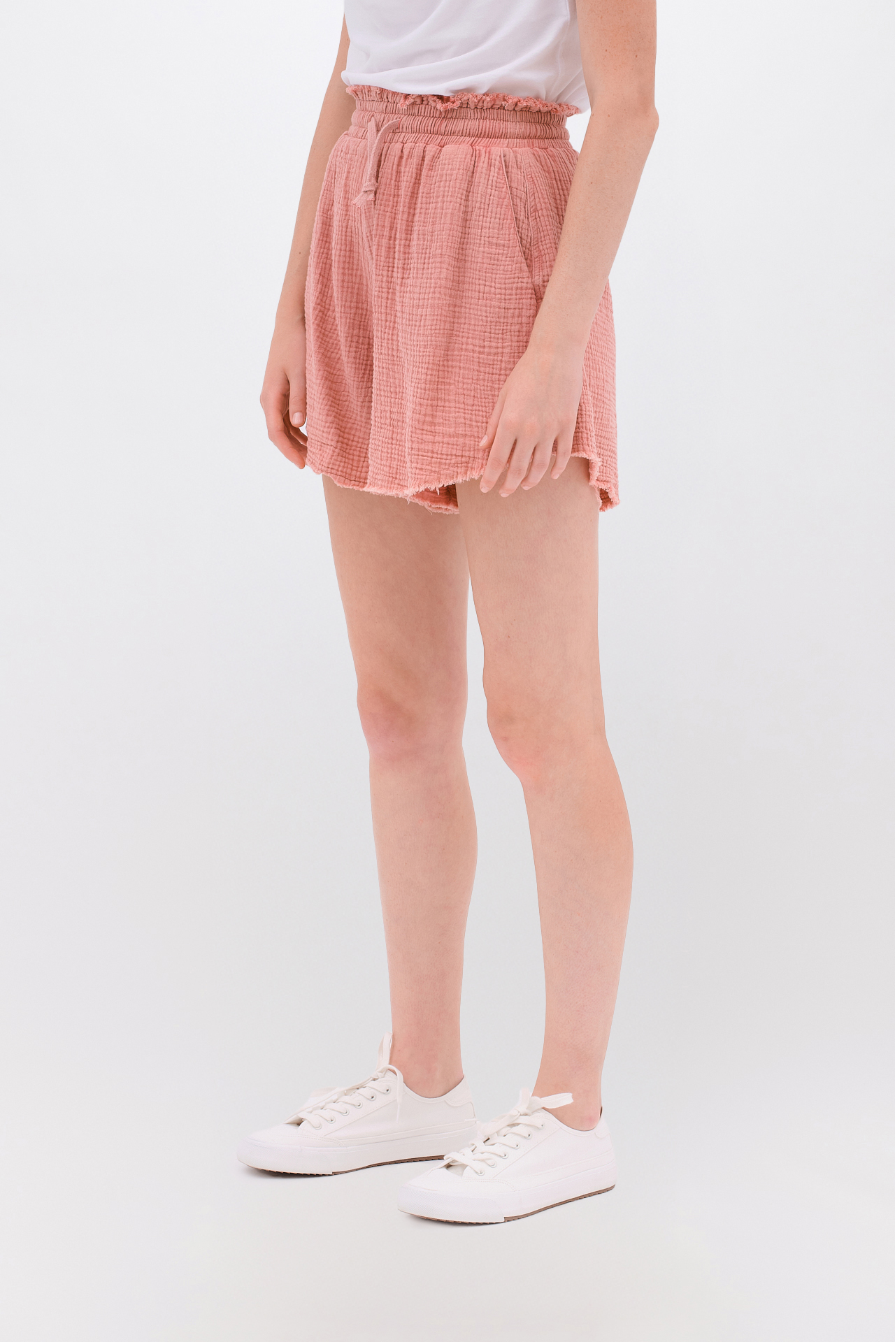 RELAXED SHORTS WITH RAW EDGES