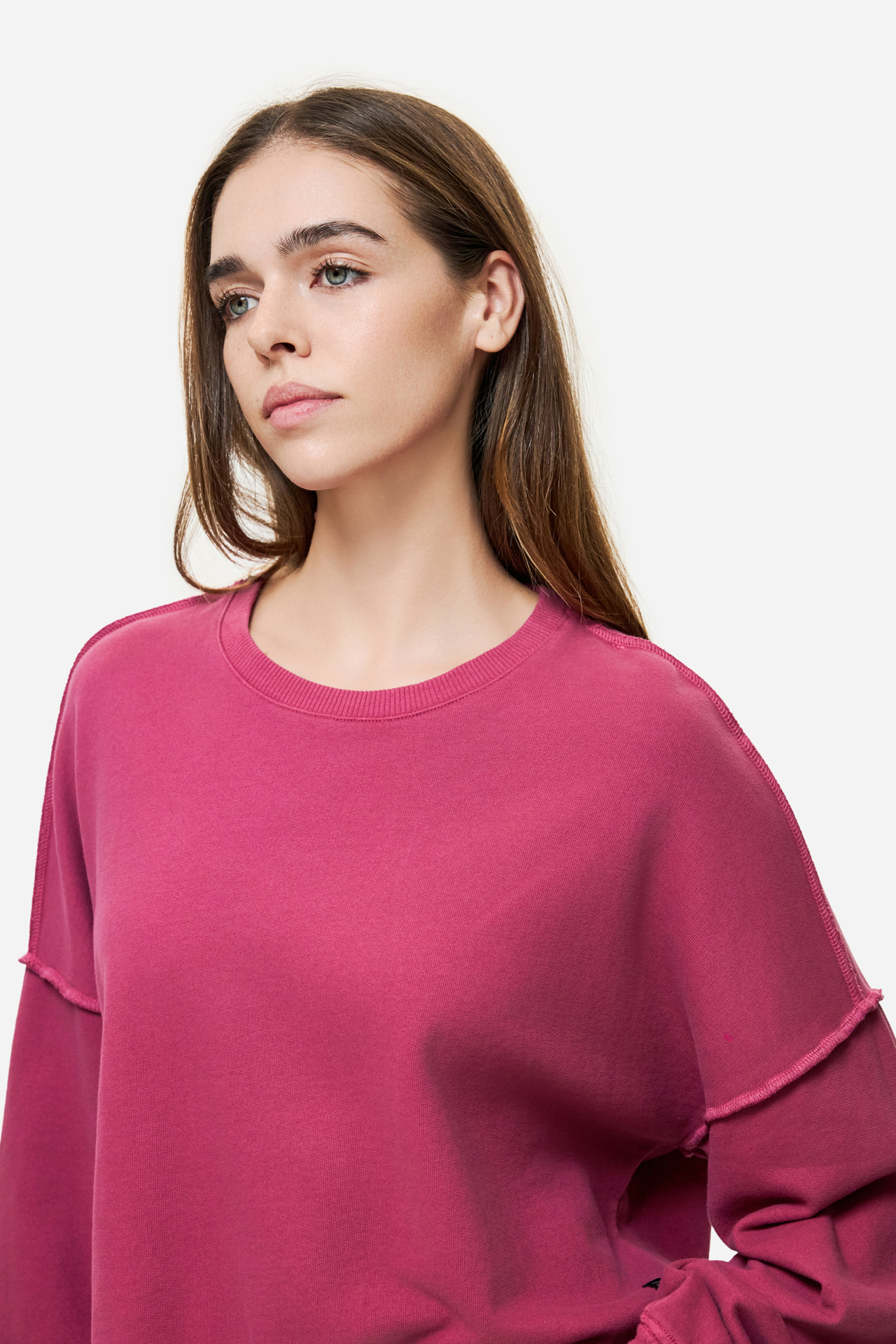 OVERSIZED ASSYMETRIC CREWNECK