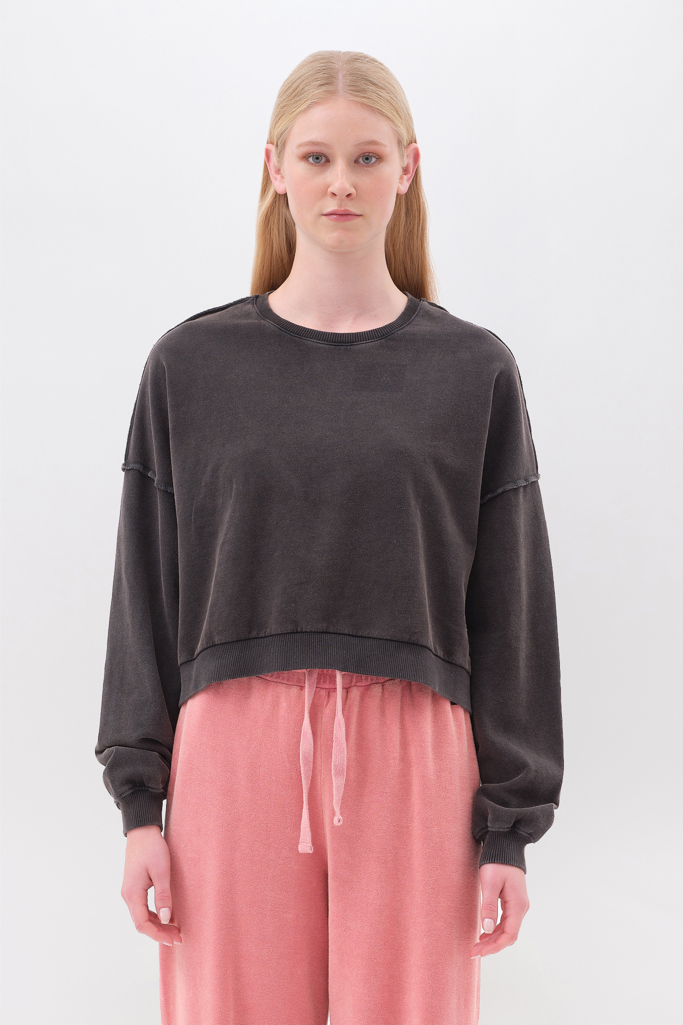 OVERSIZED ASSYMETRIC CREWNECK