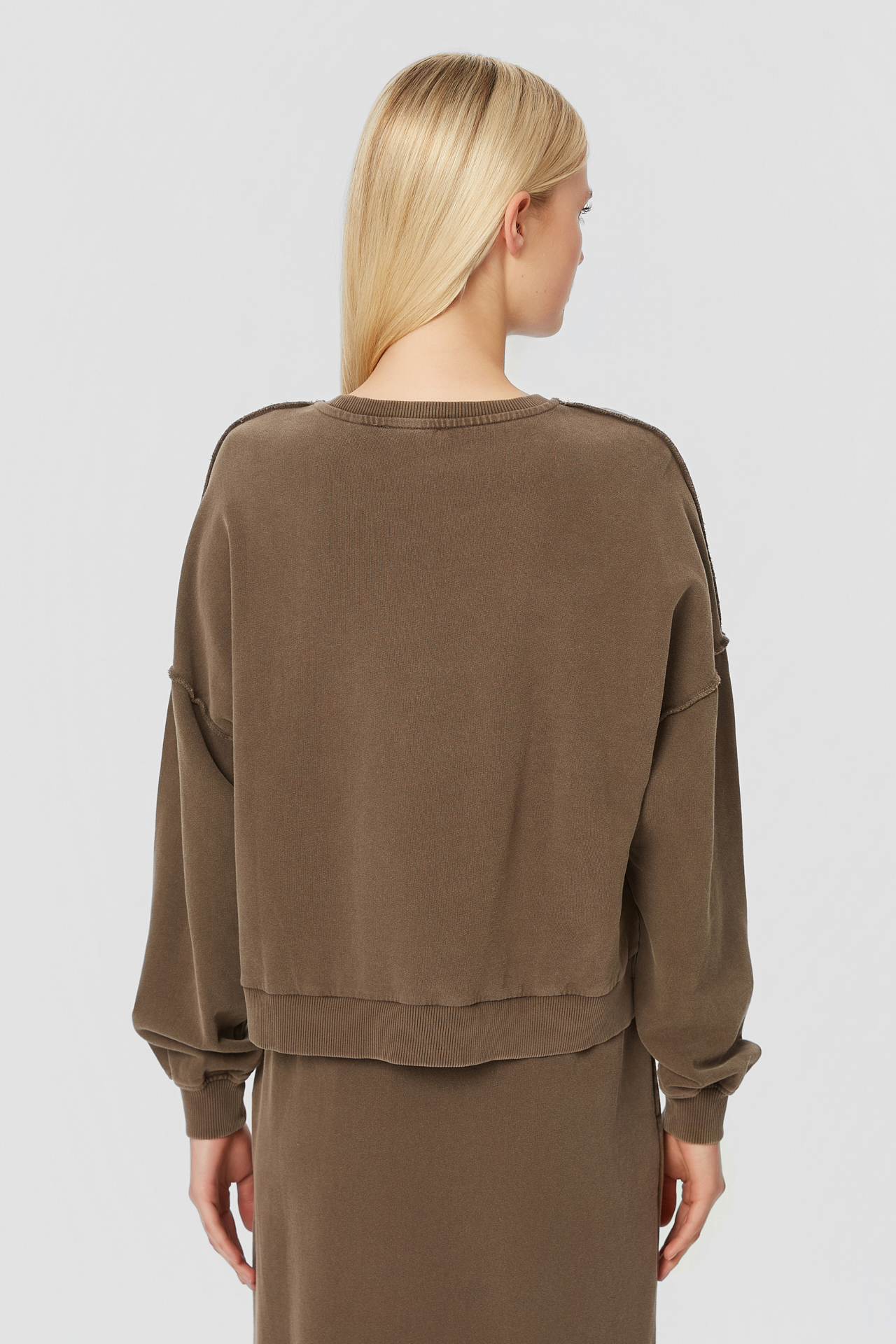 OVERSIZED ASSYMETRIC CREWNECK