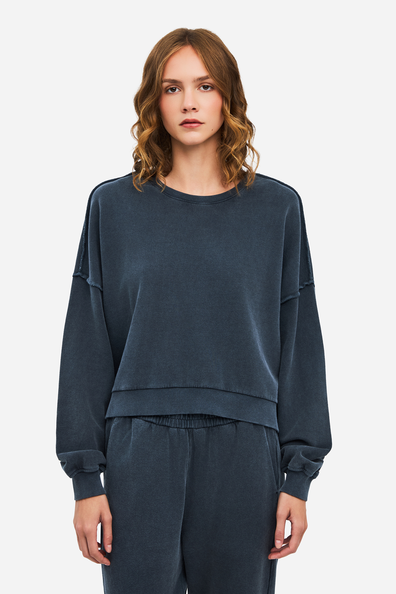 OVERSIZED ASSYMETRIC CREWNECK
