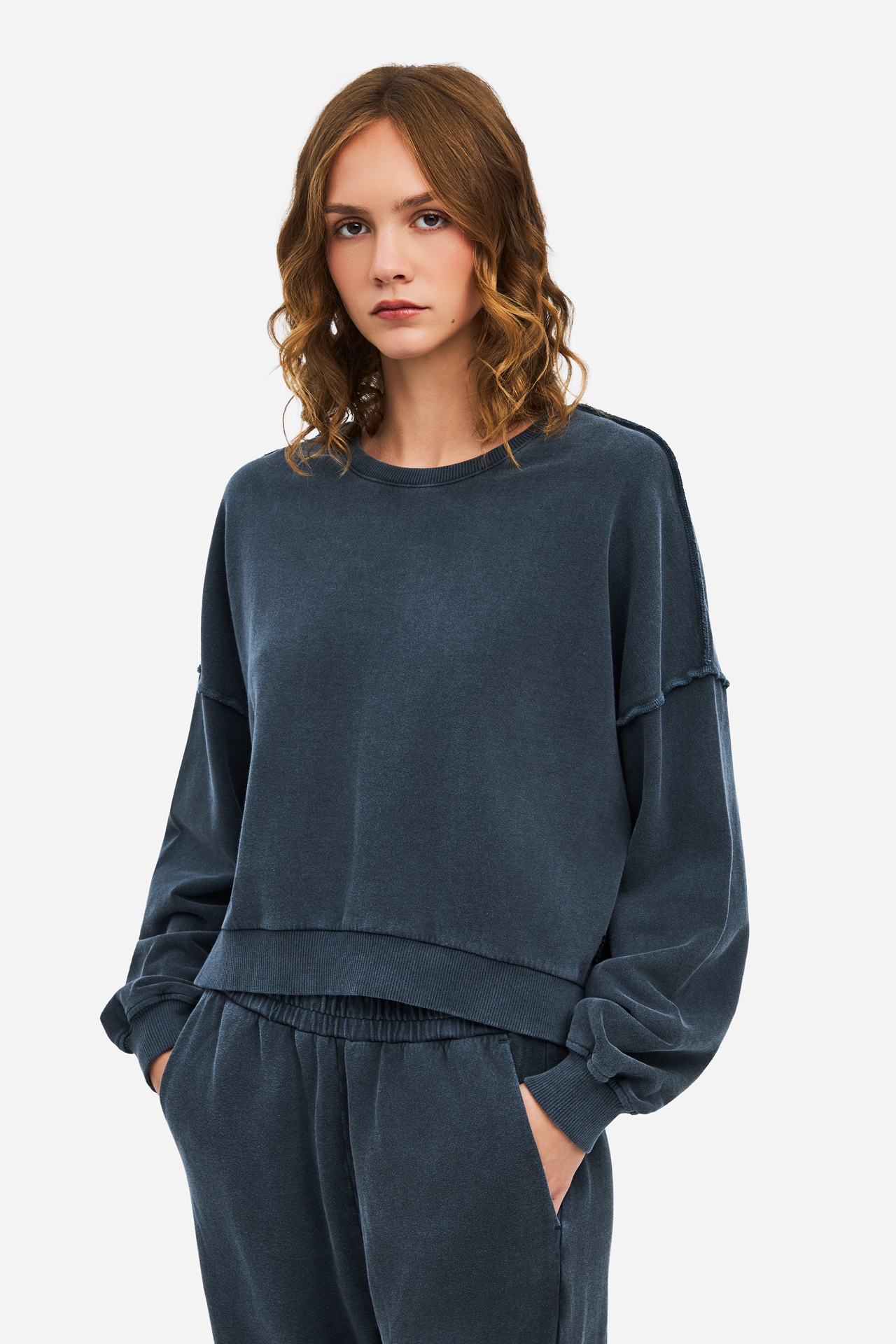 OVERSIZED ASSYMETRIC CREWNECK