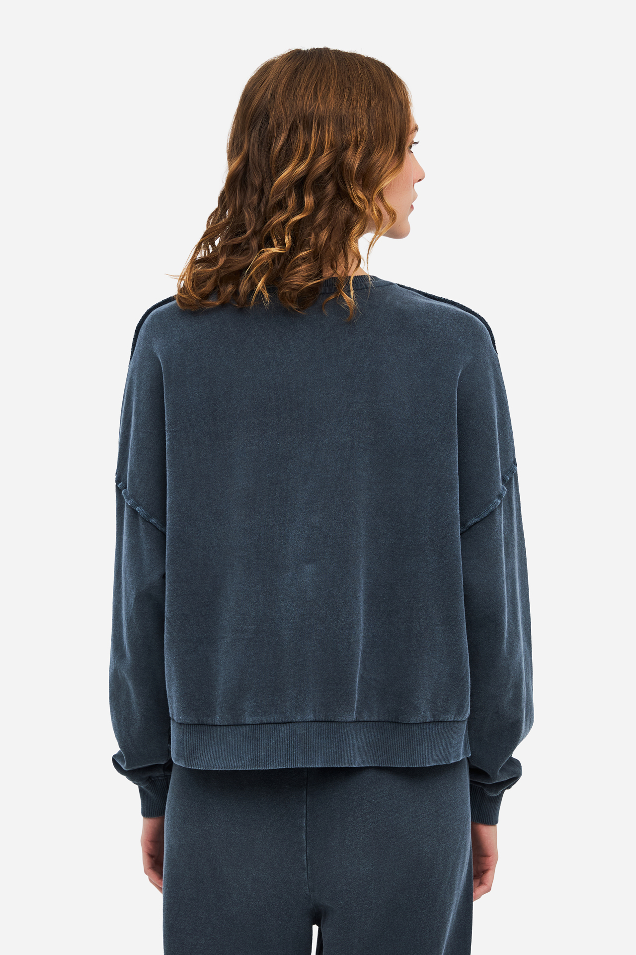 OVERSIZED ASSYMETRIC CREWNECK