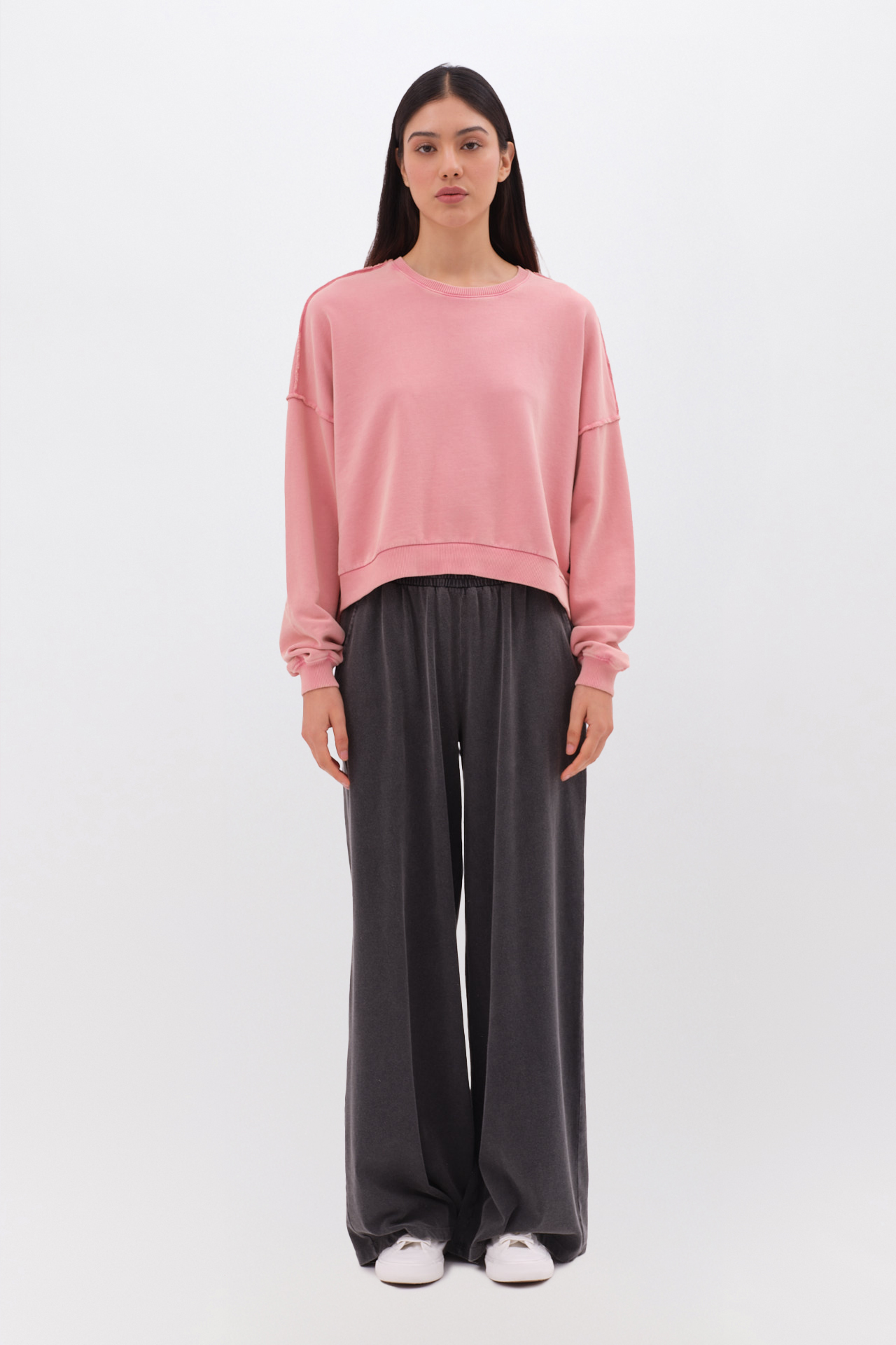 OVERSIZED ASSYMETRIC CREWNECK