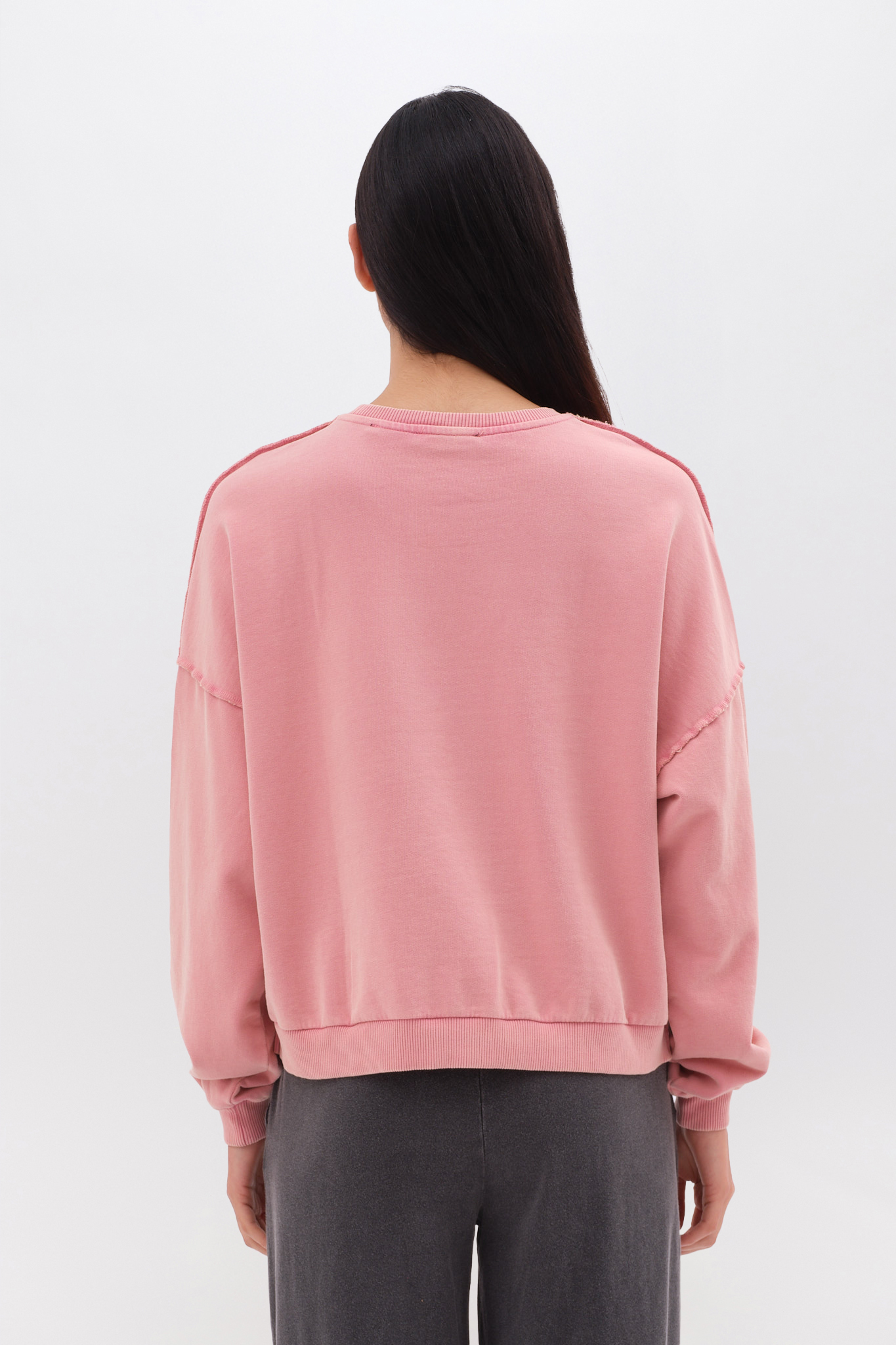 OVERSIZED ASSYMETRIC CREWNECK