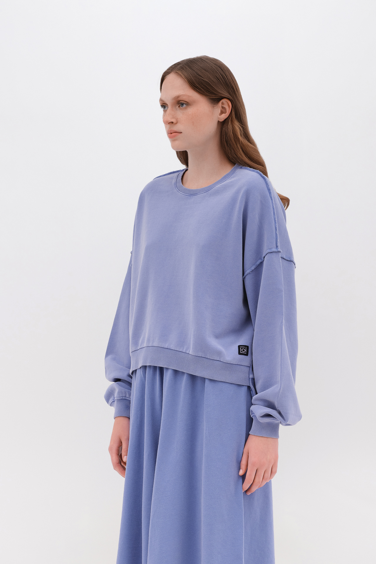 OVERSIZED ASSYMETRIC CREWNECK