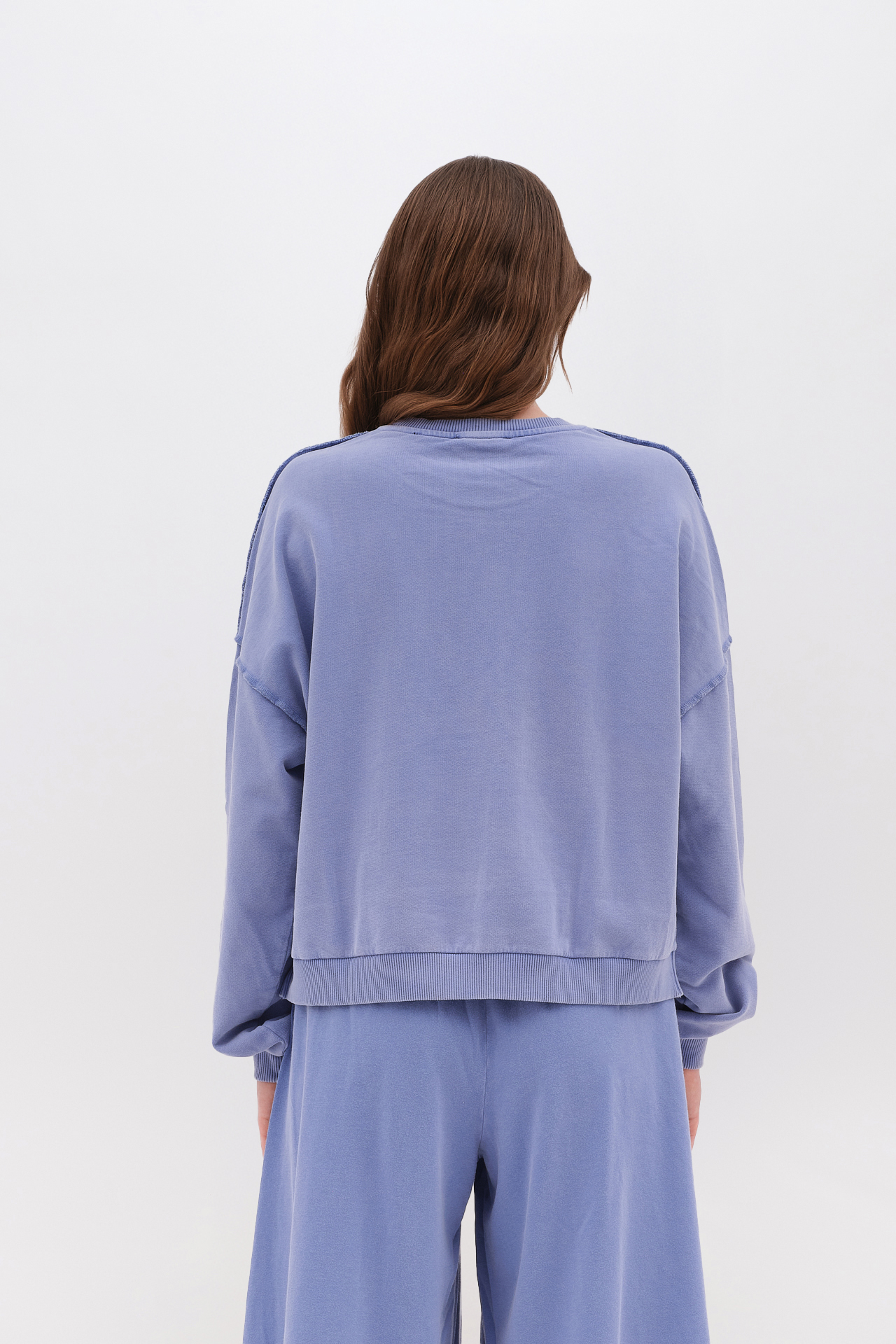 OVERSIZED ASSYMETRIC CREWNECK