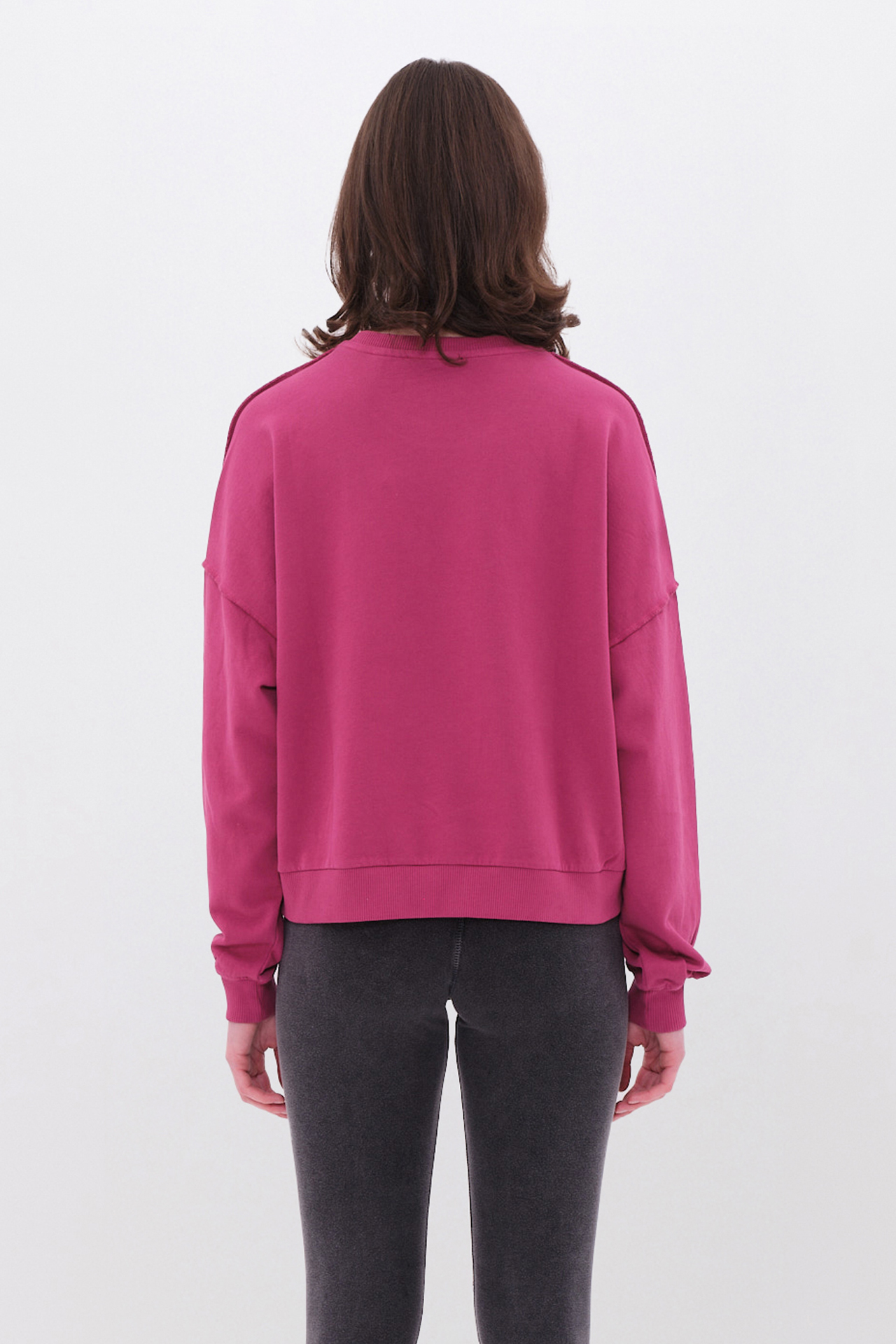 OVERSIZED ASSYMETRIC CREWNECK