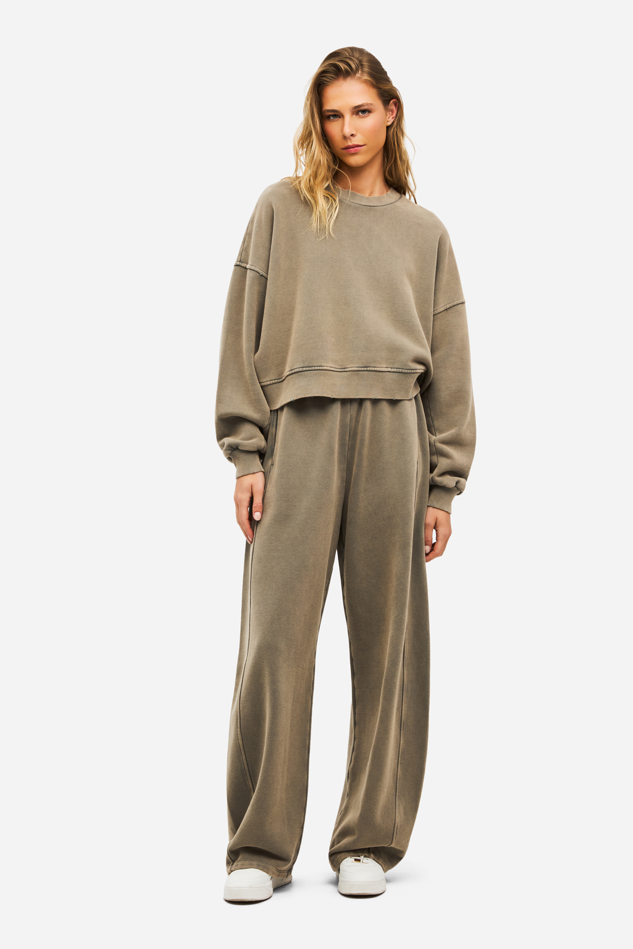 OVERSIZED CREWNECK WITH DESTROYS