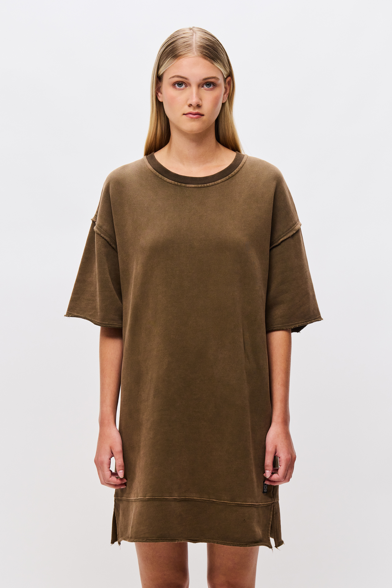 SHORTSLEEVE CREWNECK DRESS
