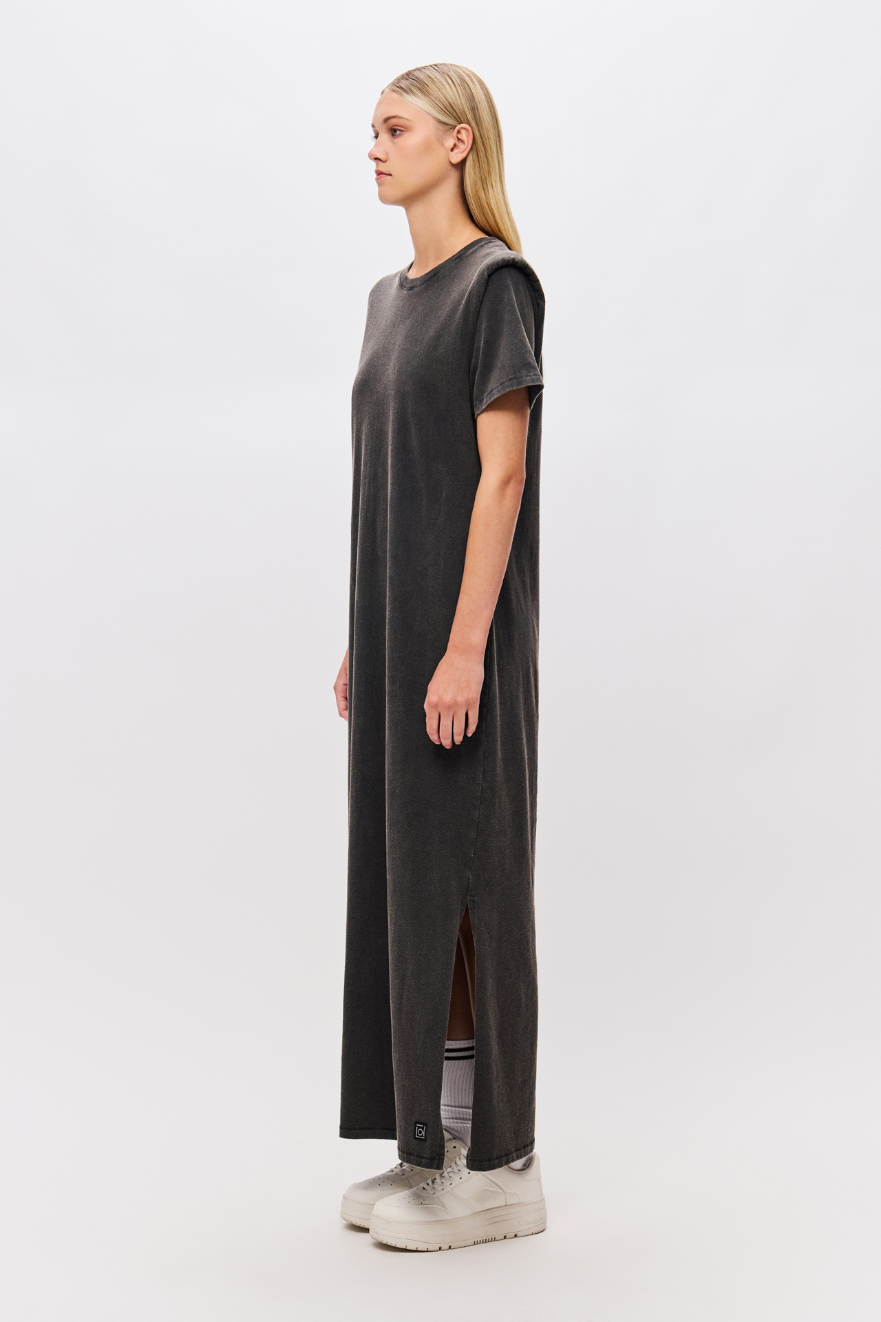 MAXI DRESS WITH SHOULDER DETAIL