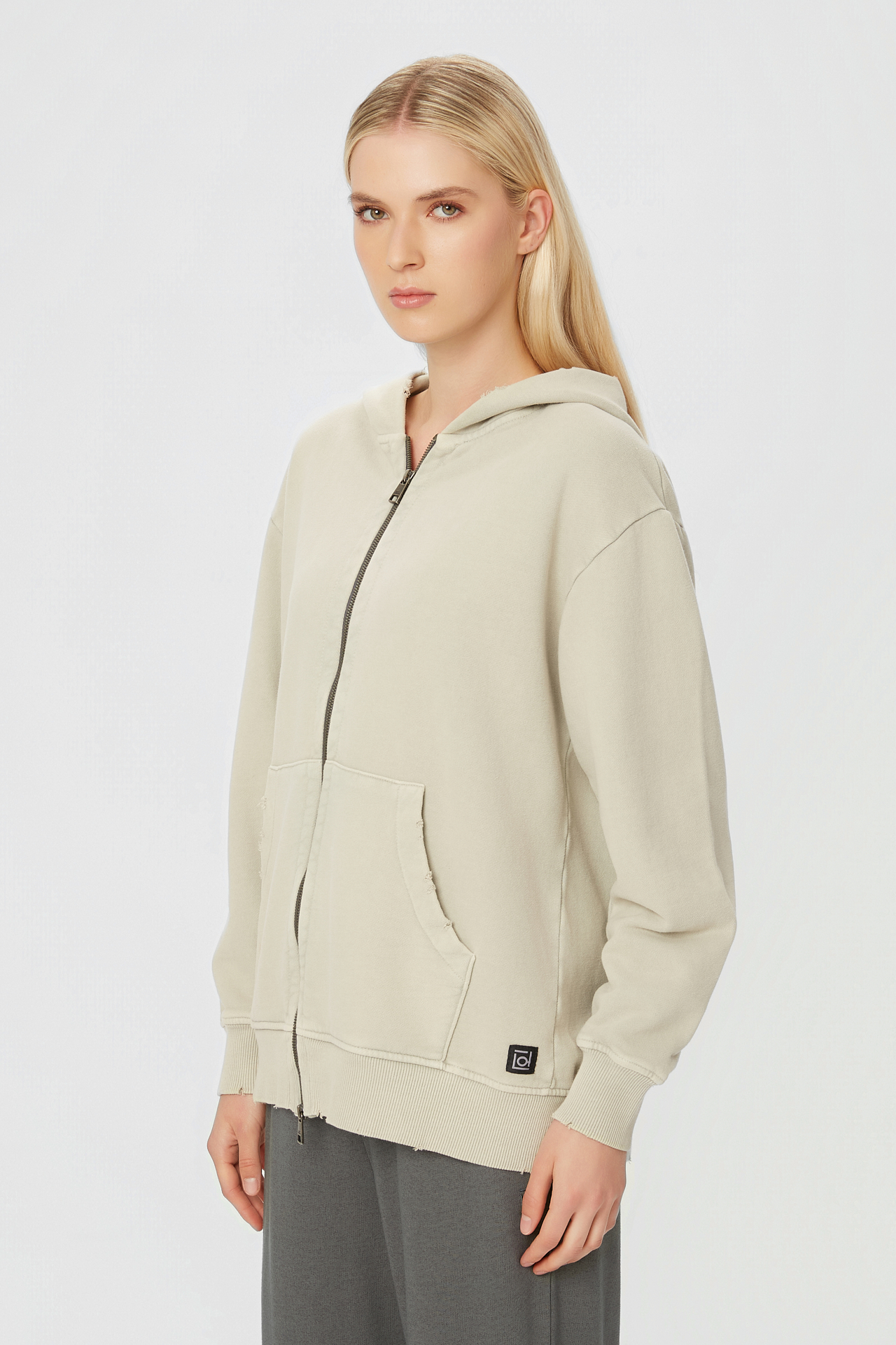OVERSIZED FULLZIP WITH DESTROYS