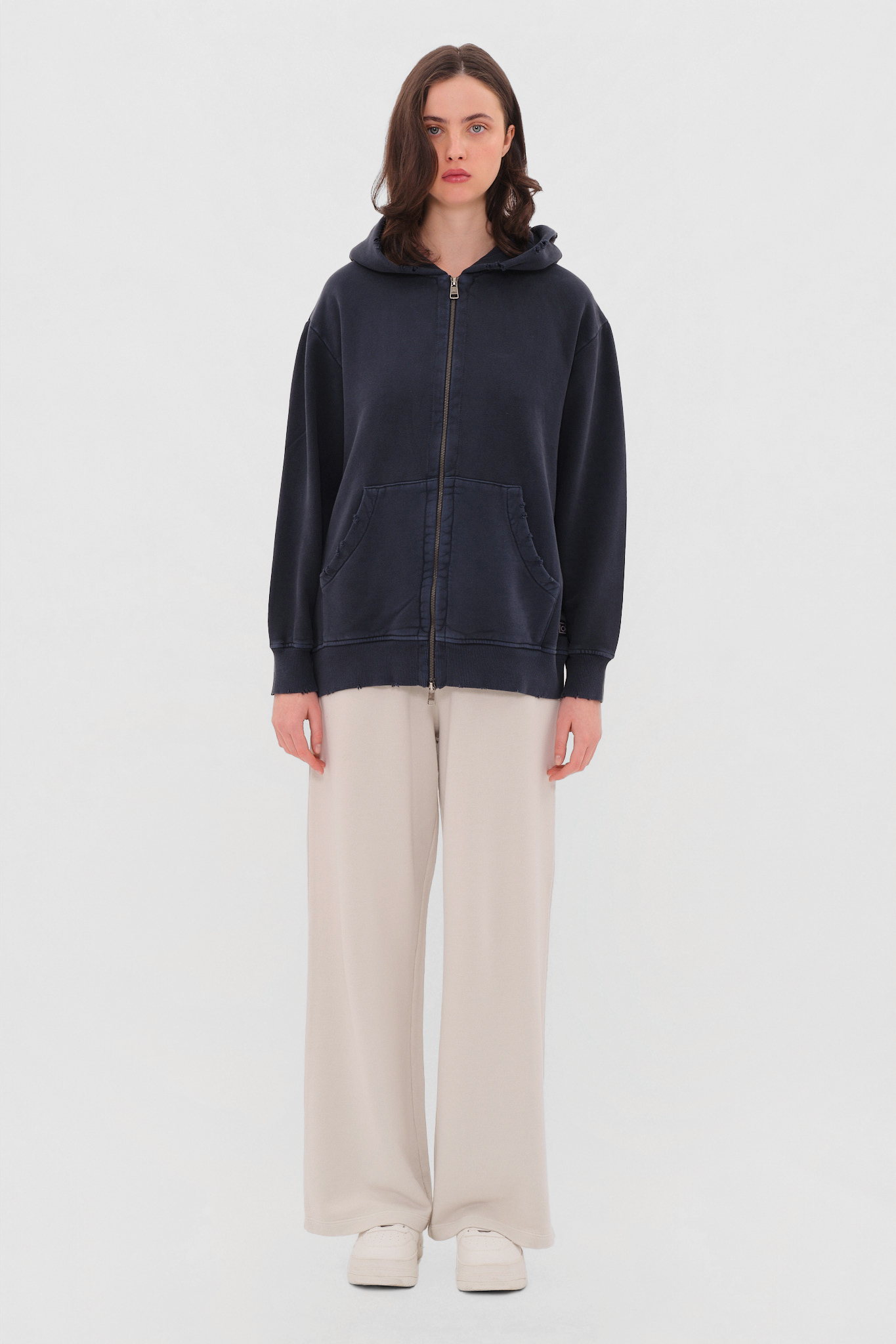 OVERSIZED FULLZIP WITH DESTROYS