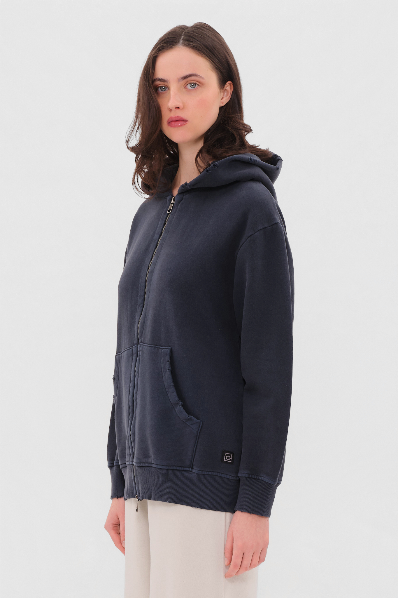 OVERSIZED FULLZIP WITH DESTROYS