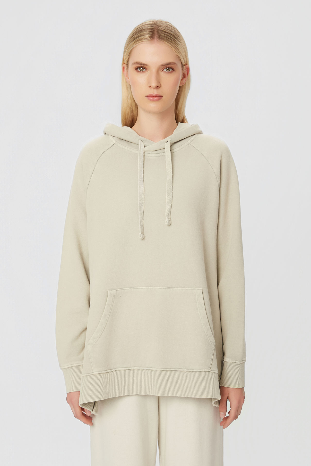 OVERSIZED RAGLAN HOODIE