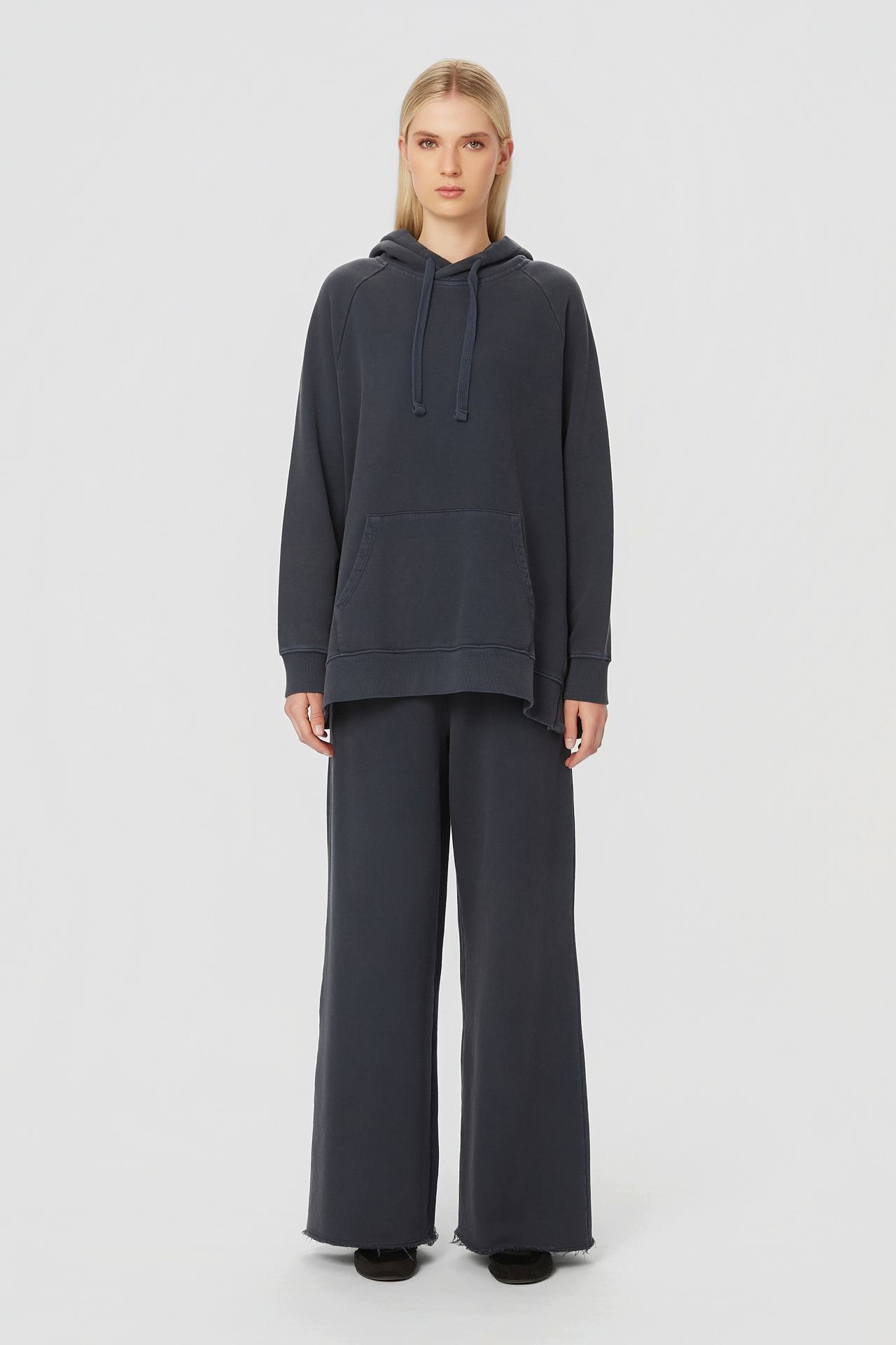 OVERSIZED RAGLAN HOODIE