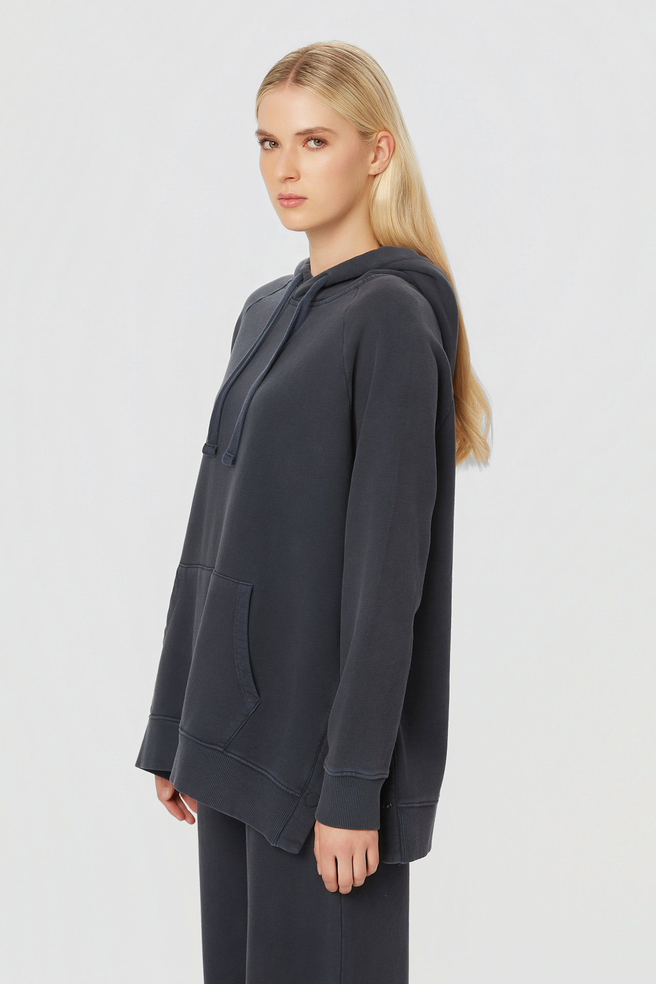 OVERSIZED RAGLAN HOODIE